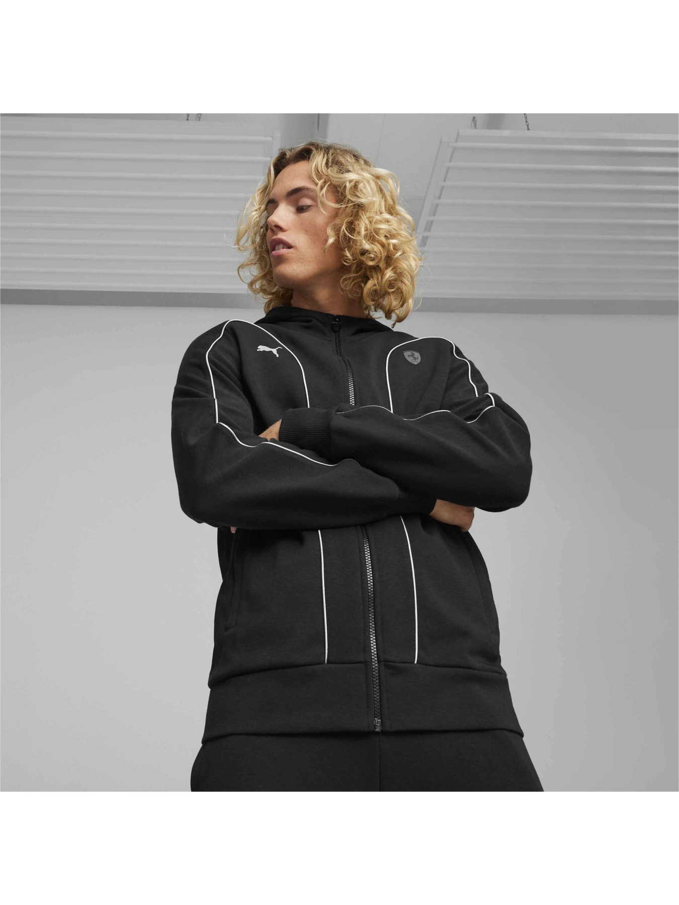 Худи и свитшоты PUMA Ferrari Style Hooded Jacket модель 623824 Фото