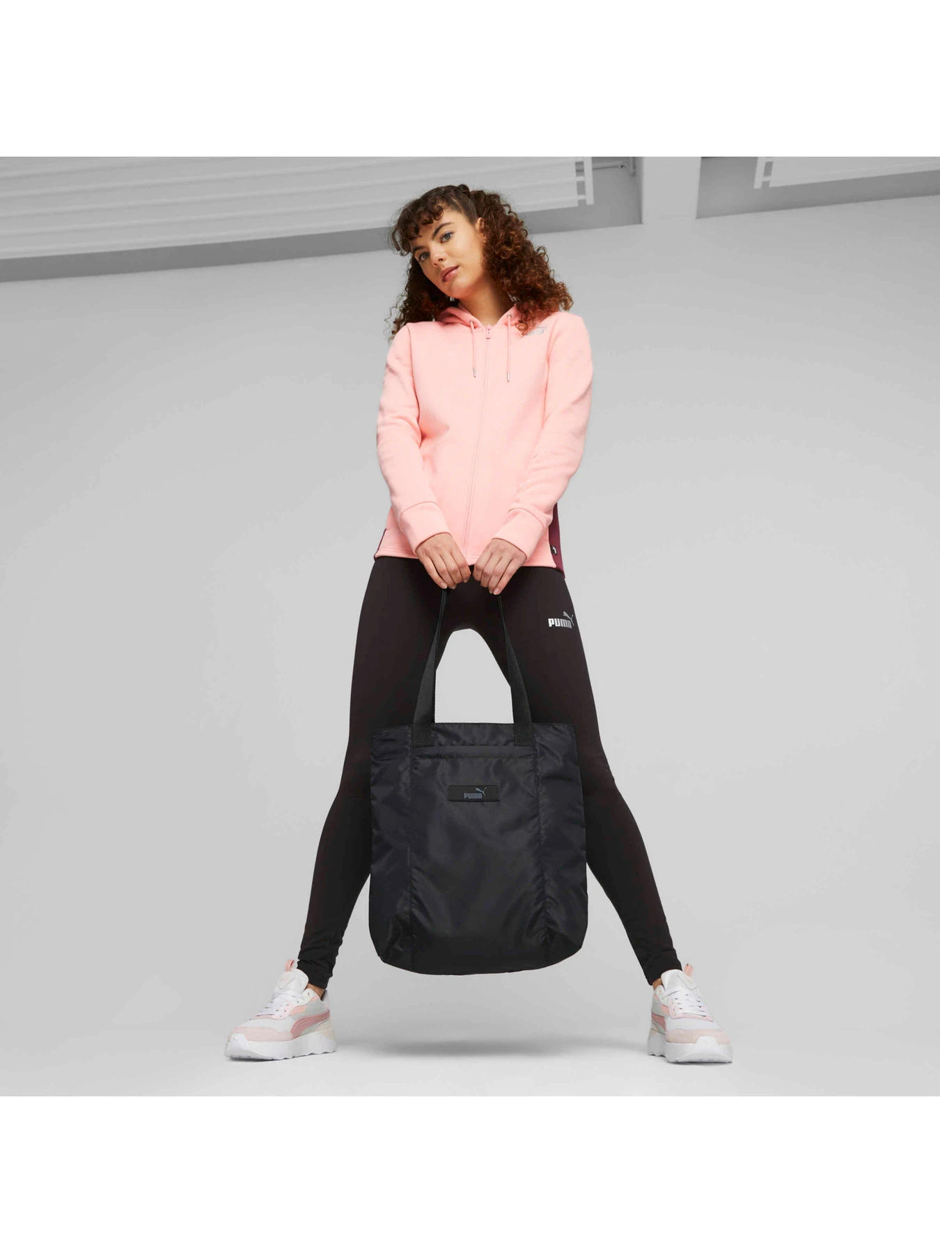 Сумки PUMA Core Pop Shopper модель 079857 Сумки PUMA Core Pop Shopper модель 079857 Фото