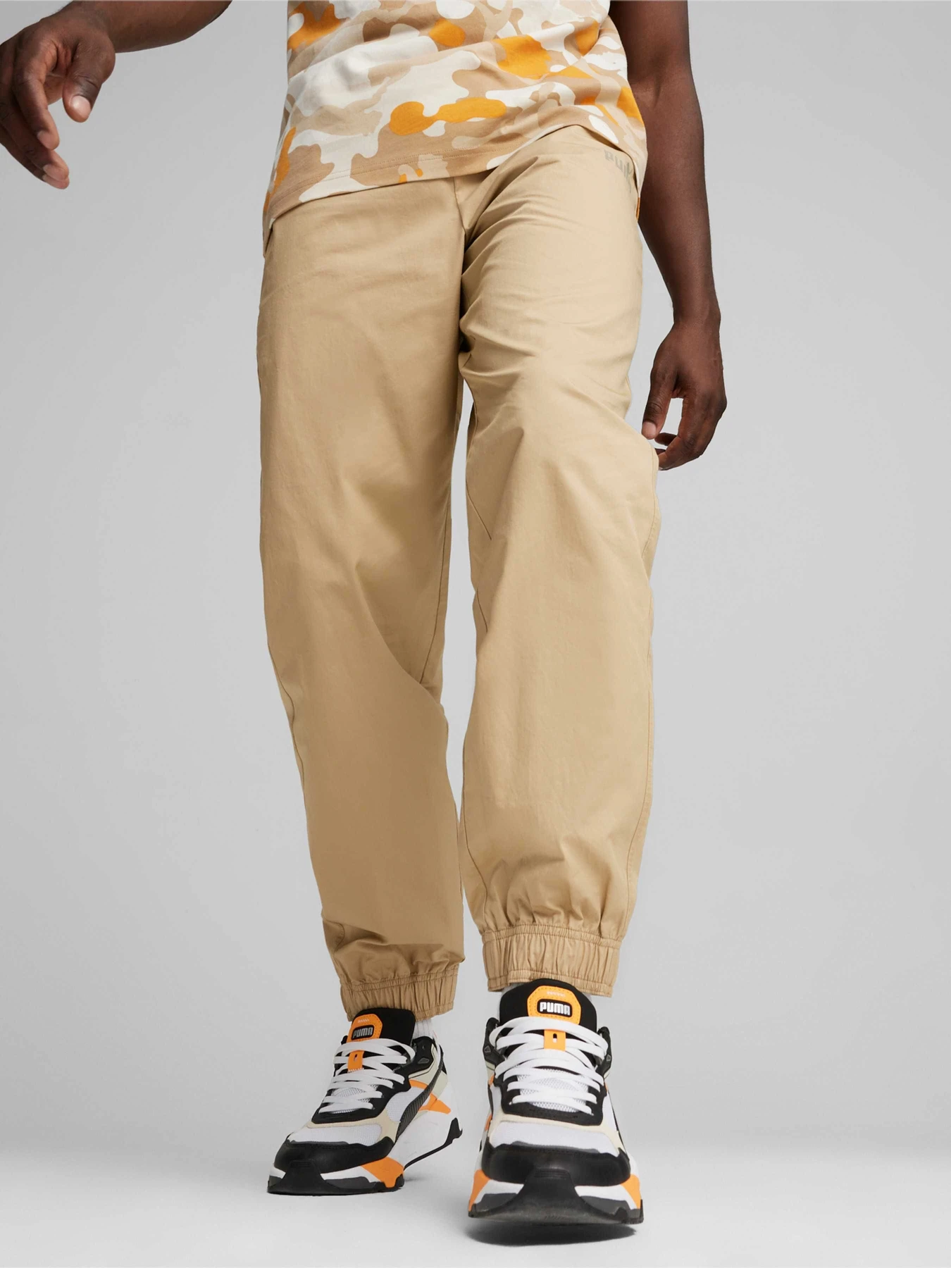 Брюки PUMA Ess Chino Pants модель 680450 Брюки PUMA Ess Chino Pants модель 680450 Фото