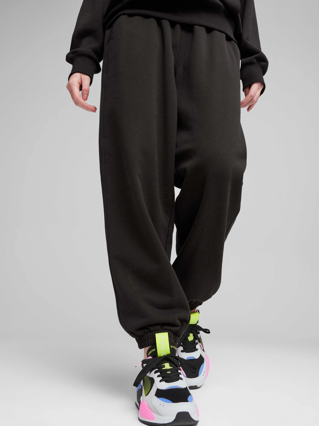 Брюки PUMA Downtown Relaxed Sweatpants модель 624365 Фото