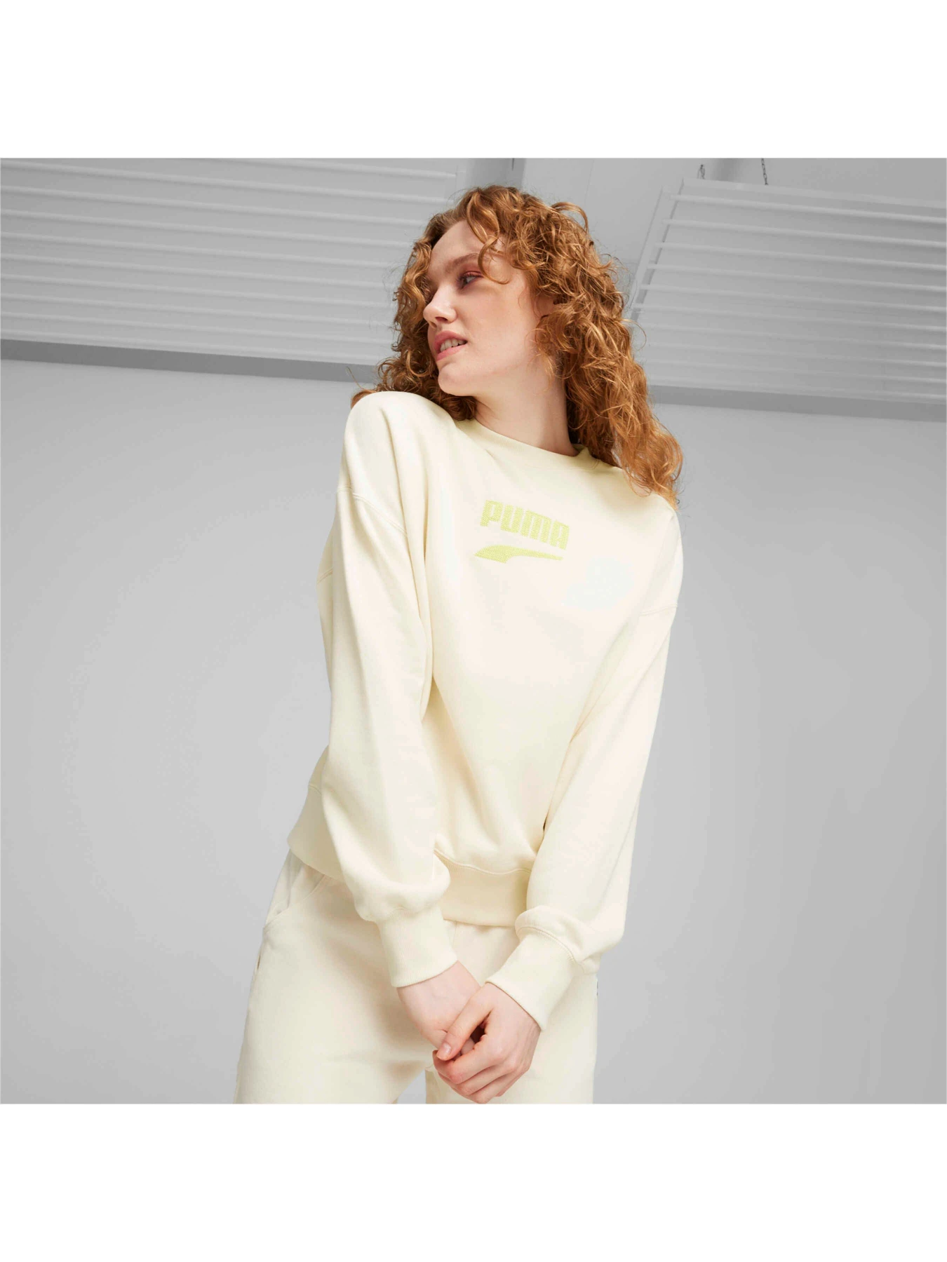Худи и свитшоты PUMA Downtown Oversized Crew модель 624356 Худи и свитшоты PUMA Downtown Oversized Crew модель 624356 Фото