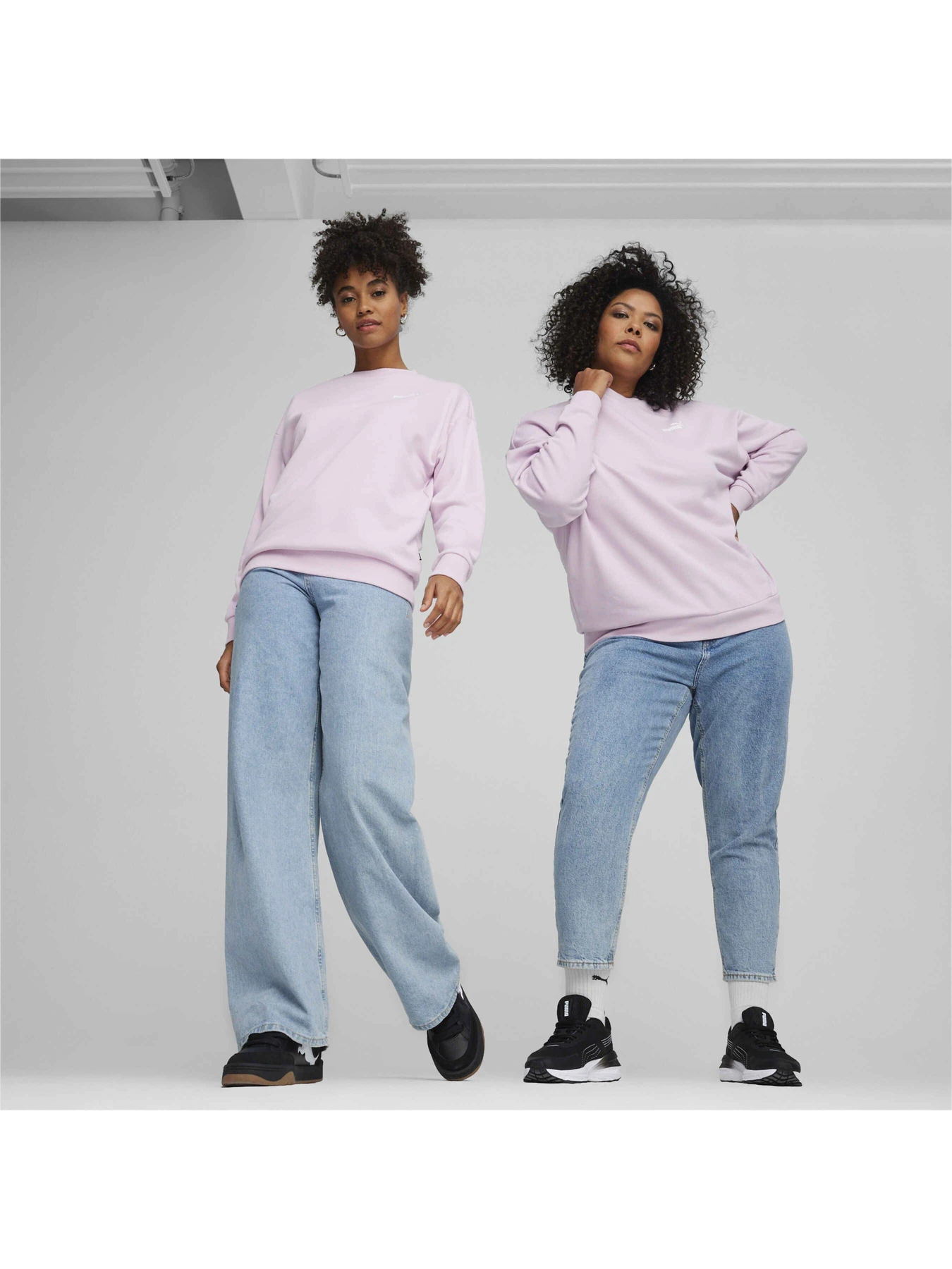 Худі та світшоти PUMA Ess+ Relaxed Small Logo Crew модель 678742 Худі та світшоти PUMA Ess+ Relaxed Small Logo Crew модель 678742 Фото