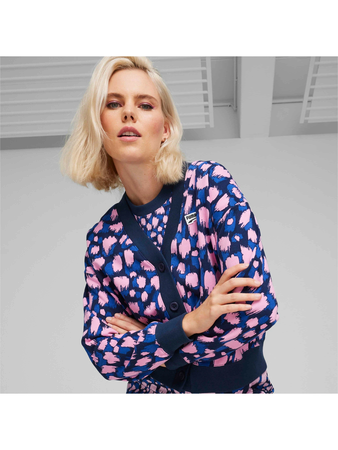 Свитры и кардиганы PUMA Downtown Kitten Cardigan модель 624352 Свитры и кардиганы PUMA Downtown Kitten Cardigan модель 624352 Фото