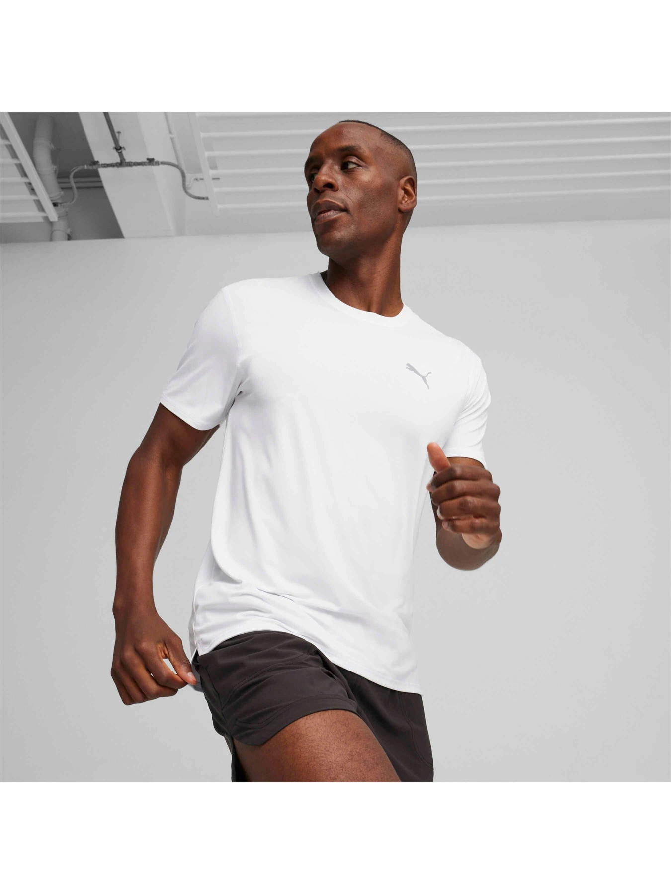 Футболки и поло PUMA Run Cloudspun Ss Tee модель 524989 Фото