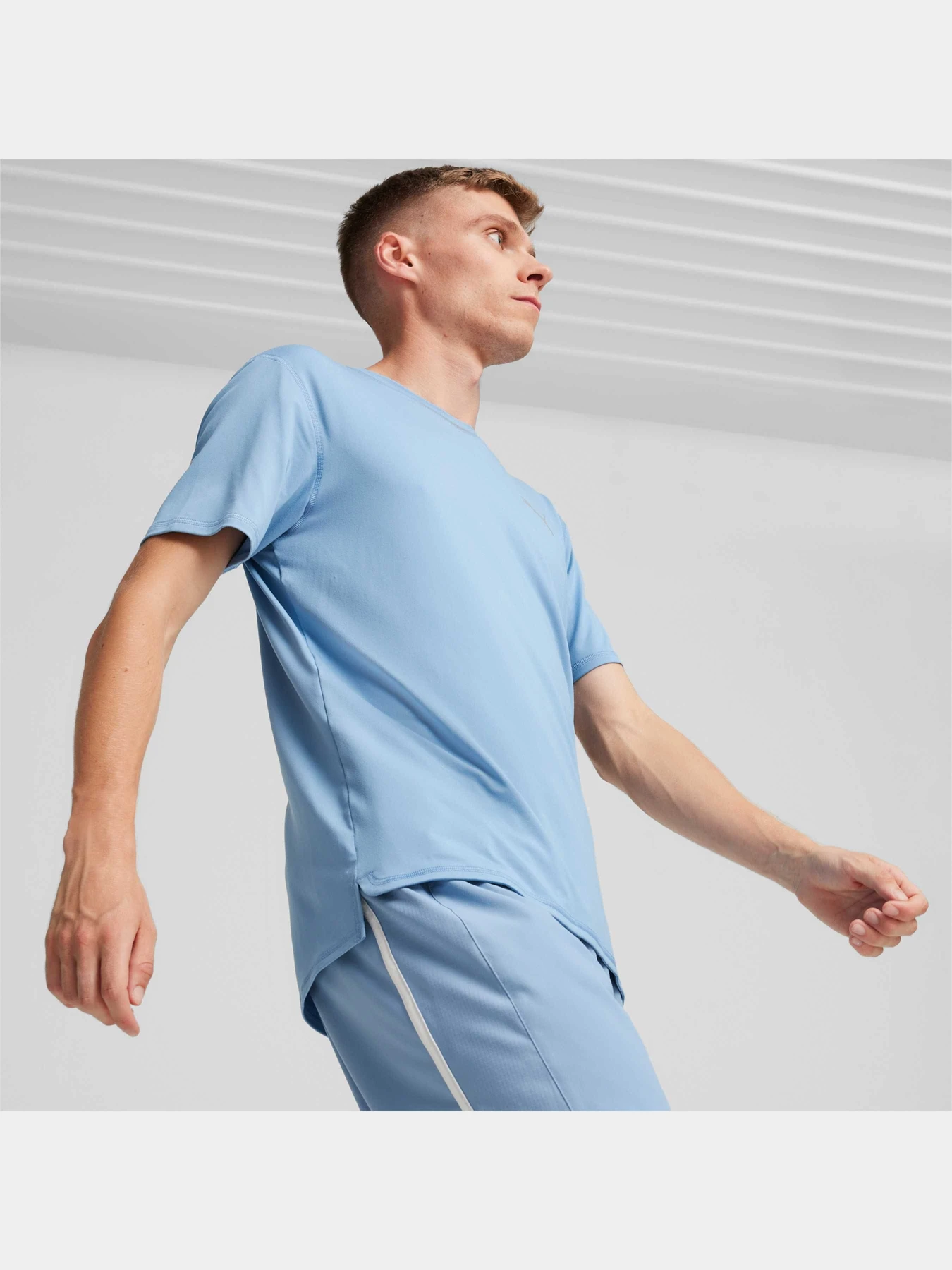 Футболки і поло PUMA Run Cloudspun Ss Tee модель 524989 Футболки і поло PUMA Run Cloudspun Ss Tee модель 524989 Фото