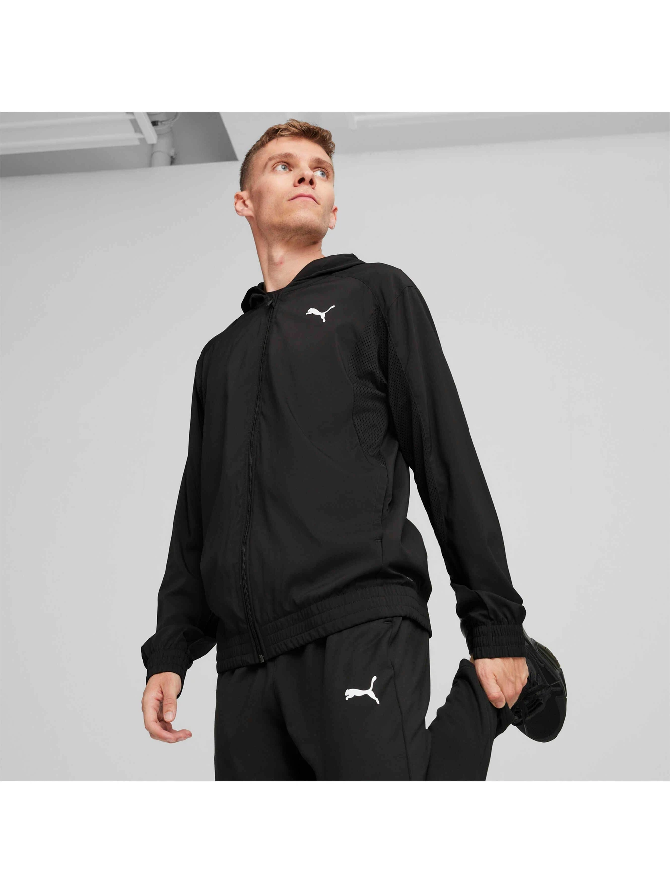 Куртки и дубленки PUMA Fit Woven Fz Jacket модель 524920 Куртки и дубленки PUMA Fit Woven Fz Jacket модель 524920 Фото