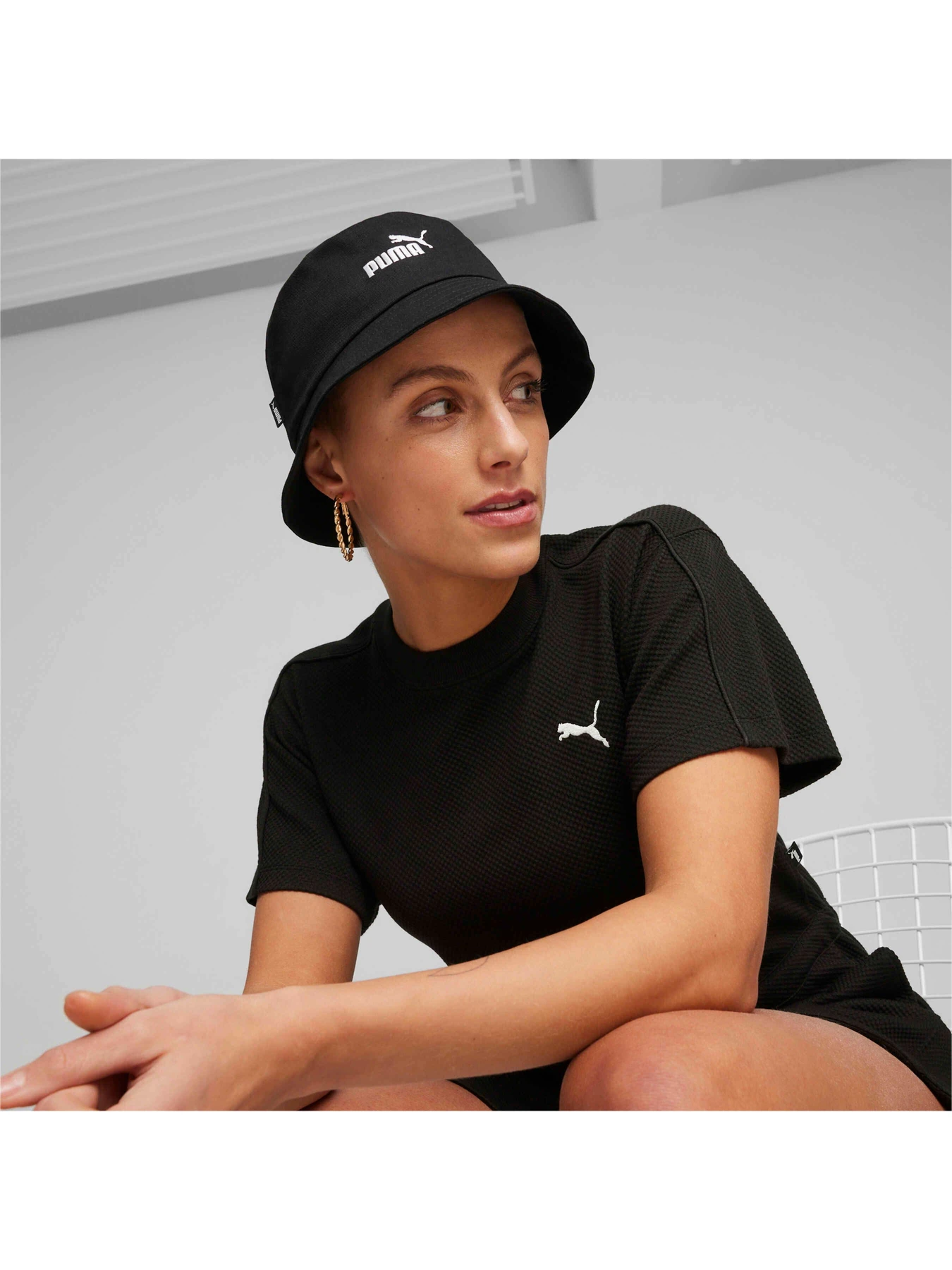 Шапки и кепки PUMA Ess No 1 Logo Bucket Hat модель 025365 Шапки и кепки PUMA Ess No 1 Logo Bucket Hat модель 025365 Фото