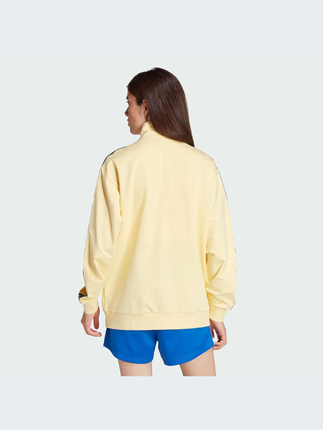 Худи и свитшоты Adidas модель IT9840 Худи и свитшоты Adidas модель IT9840 Фото