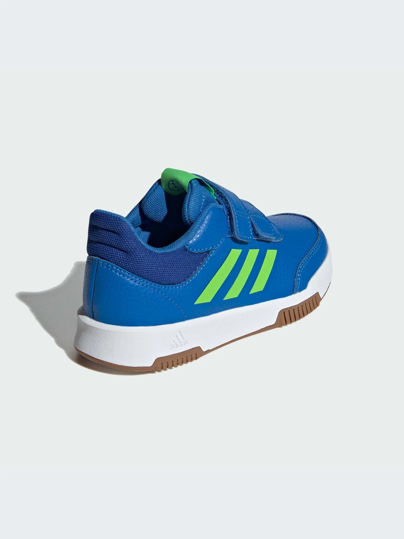 Кроссовки Adidas модель ID2304 Кроссовки Adidas модель ID2304 Фото