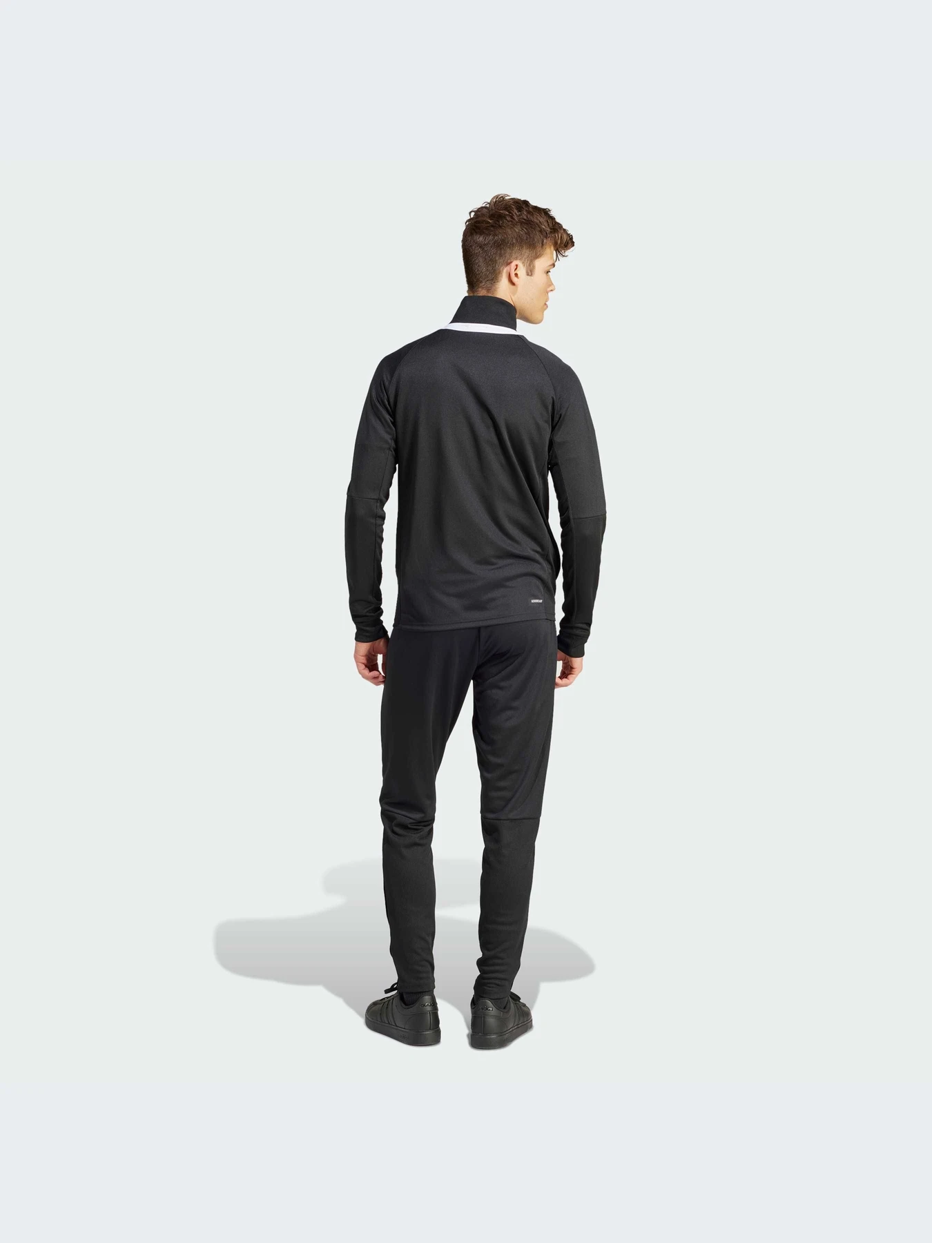 Костюмы Adidas 3 Stripes модель IR7843 Костюмы Adidas 3 Stripes модель IR7843 Фото