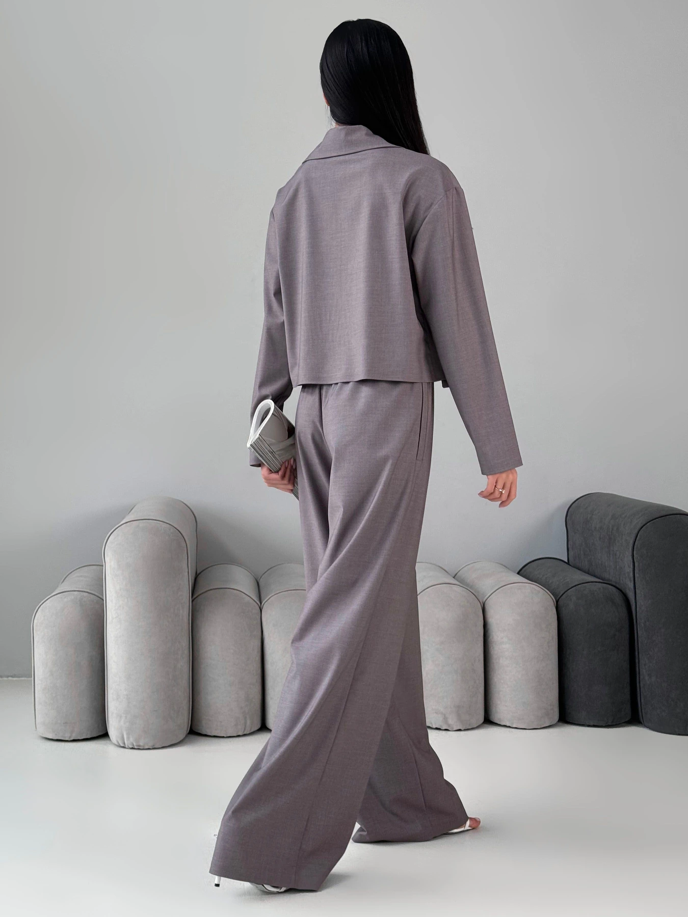 Костюмы Jadone Fashion модель Tem_Lem_korychnevyy Костюмы Jadone Fashion модель Tem_Lem_korychnevyy Фото