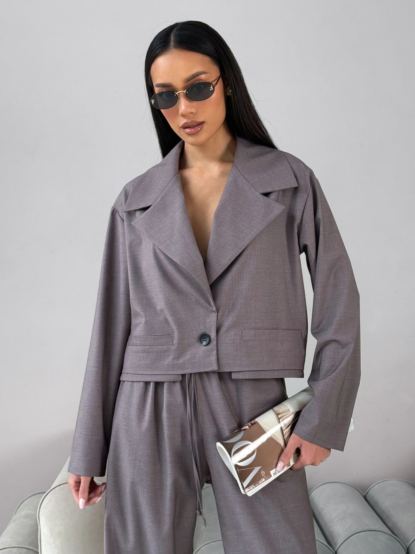 Костюмы Jadone Fashion модель Tem_Lem_korychnevyy Костюмы Jadone Fashion модель Tem_Lem_korychnevyy Фото