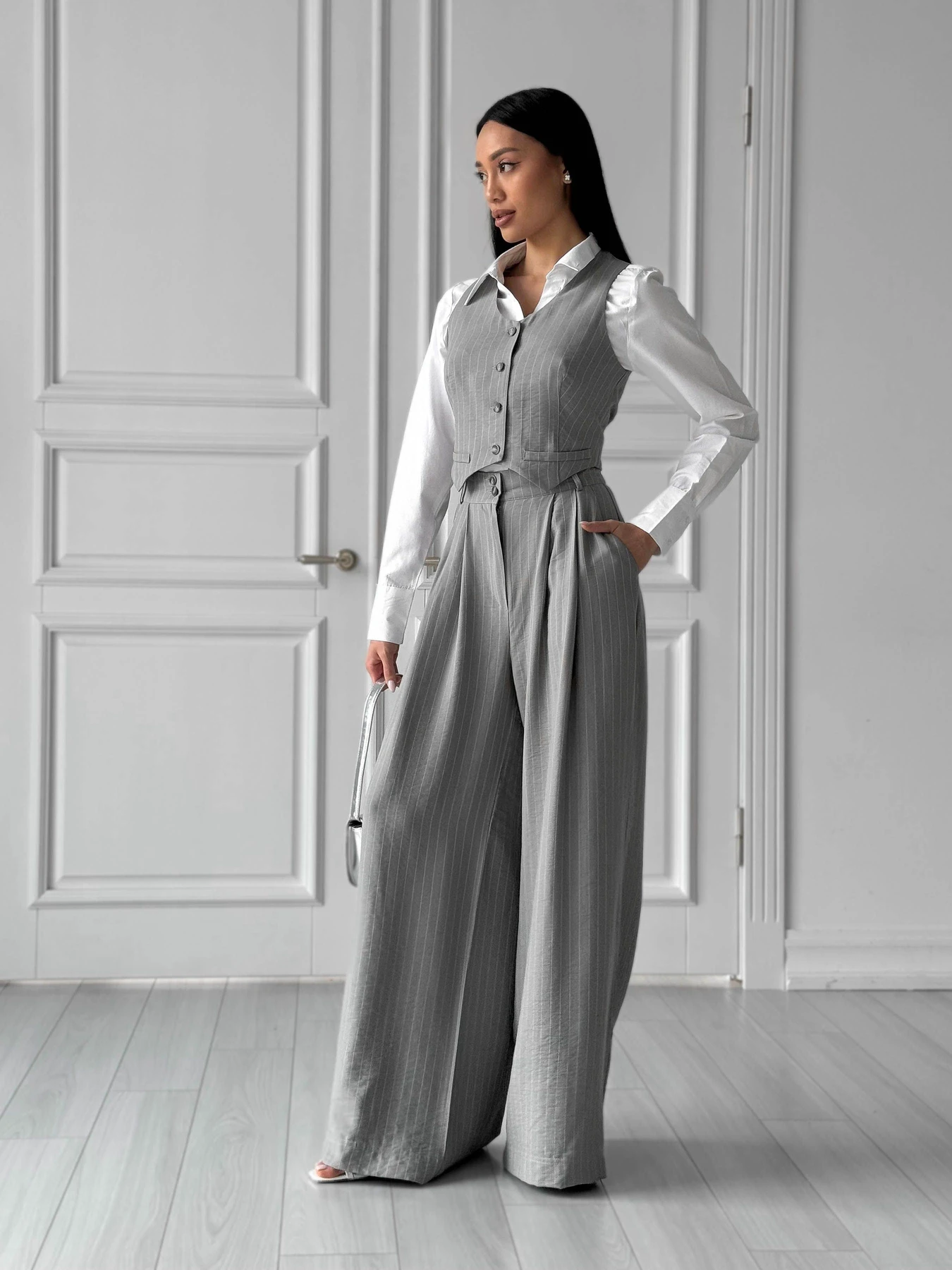 Костюмы Jadone Fashion модель Kastel_s Костюмы Jadone Fashion модель Kastel_s Фото