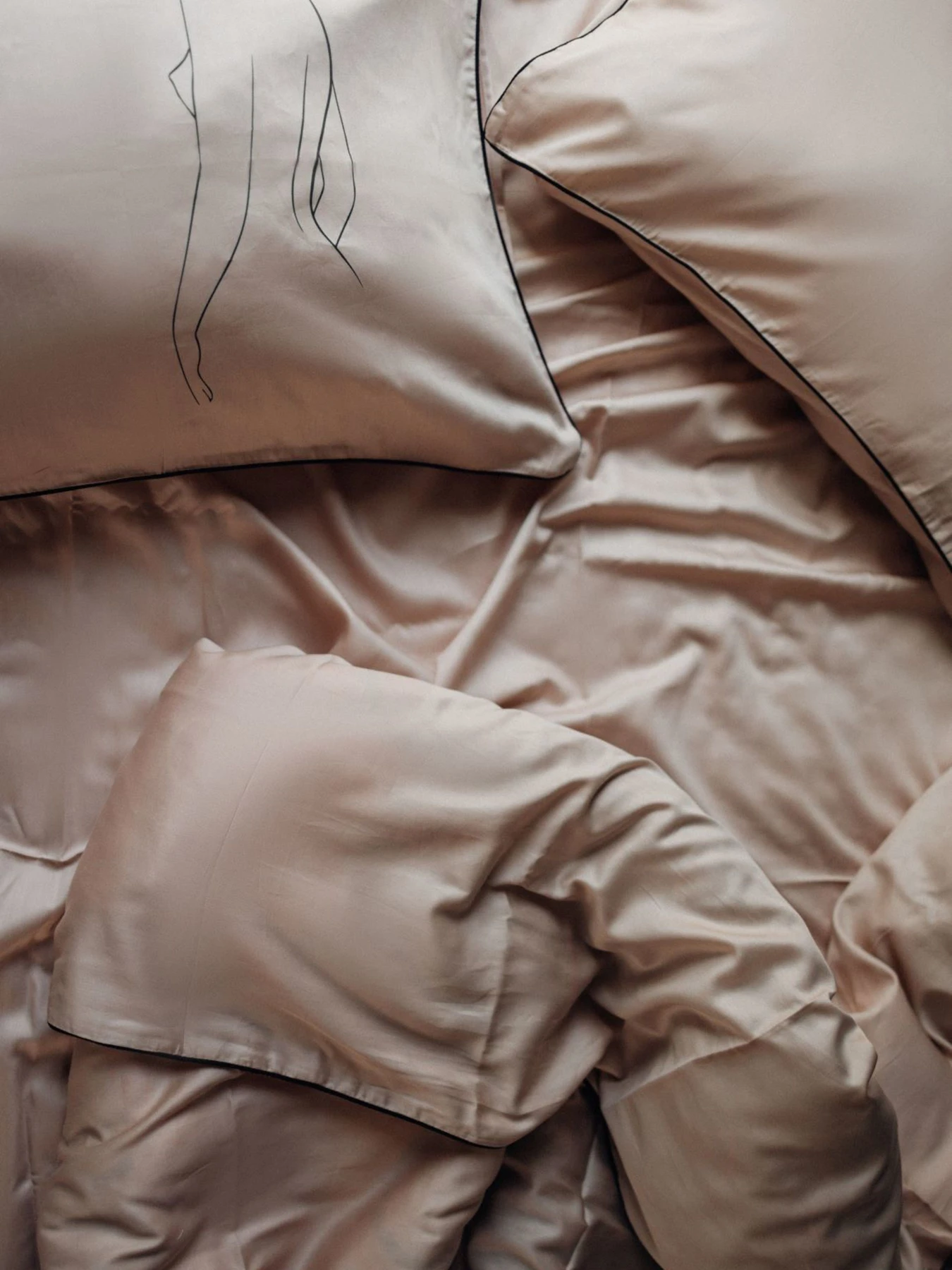 Комплект постільної білизни Nude з принтом "Силует" B.D.S.M. модель SBCPKB01beige Комплект постільної білизни Nude з принтом "Силует" B.D.S.M. модель SBCPKB01beige Фото
