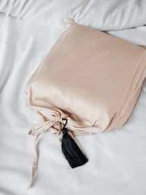 Комплект постільної білизни Nude з принтом "Силует" B.D.S.M. модель SBCPKB01beige Фото