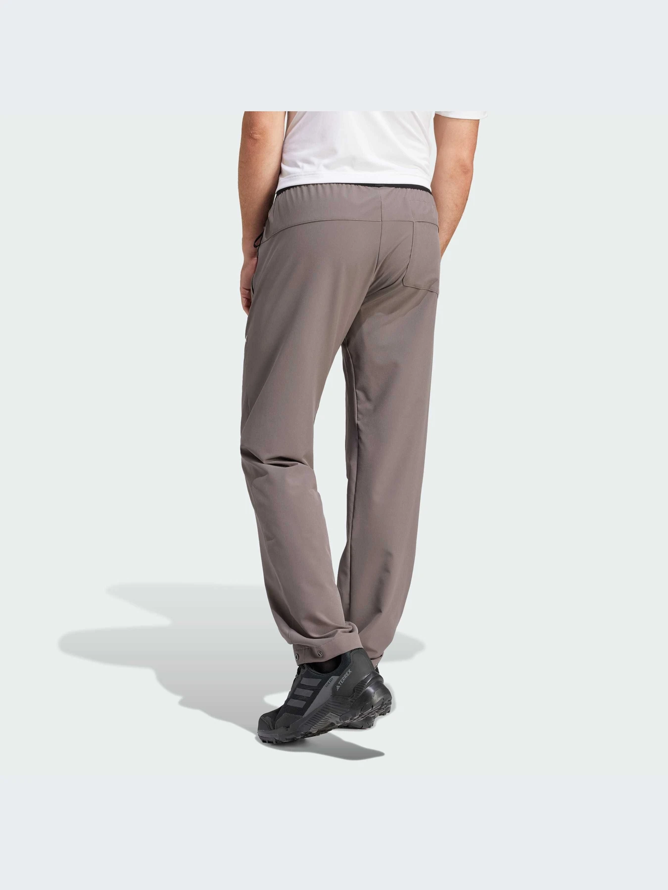 Брюки Adidas модель IQ3511 Брюки Adidas модель IQ3511 Фото