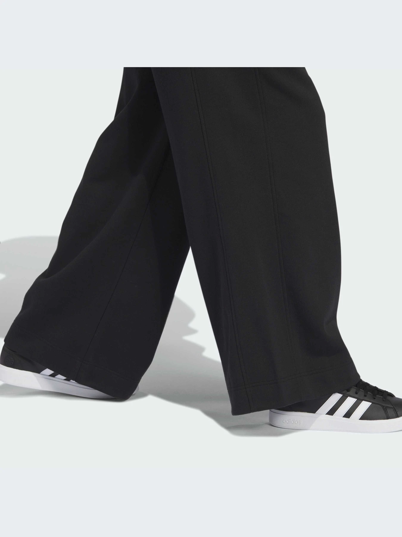 Брюки Adidas модель IW1289 Брюки Adidas модель IW1289 Фото