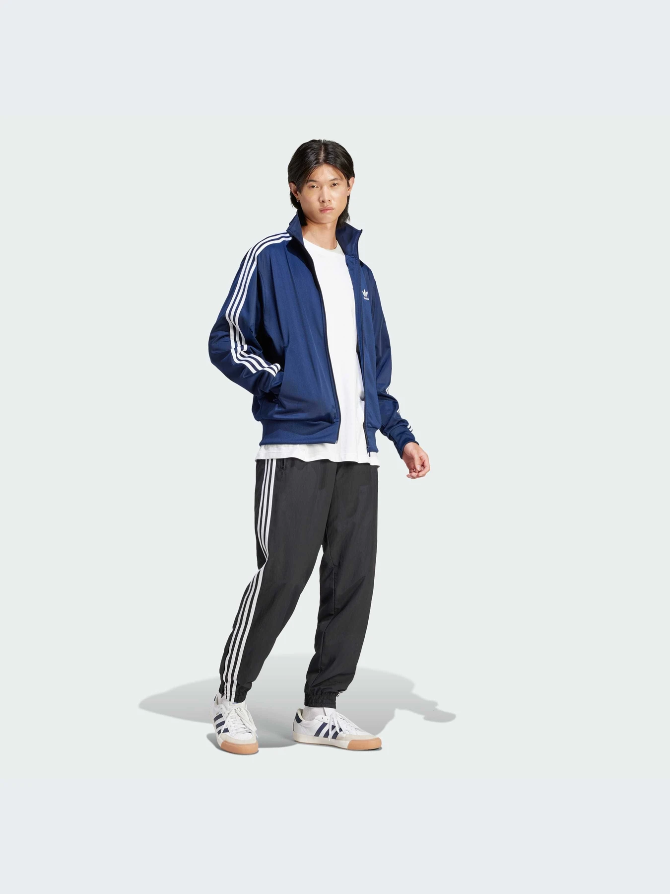 Худи и свитшоты Adidas модель IR9893 Худи и свитшоты Adidas модель IR9893 Фото