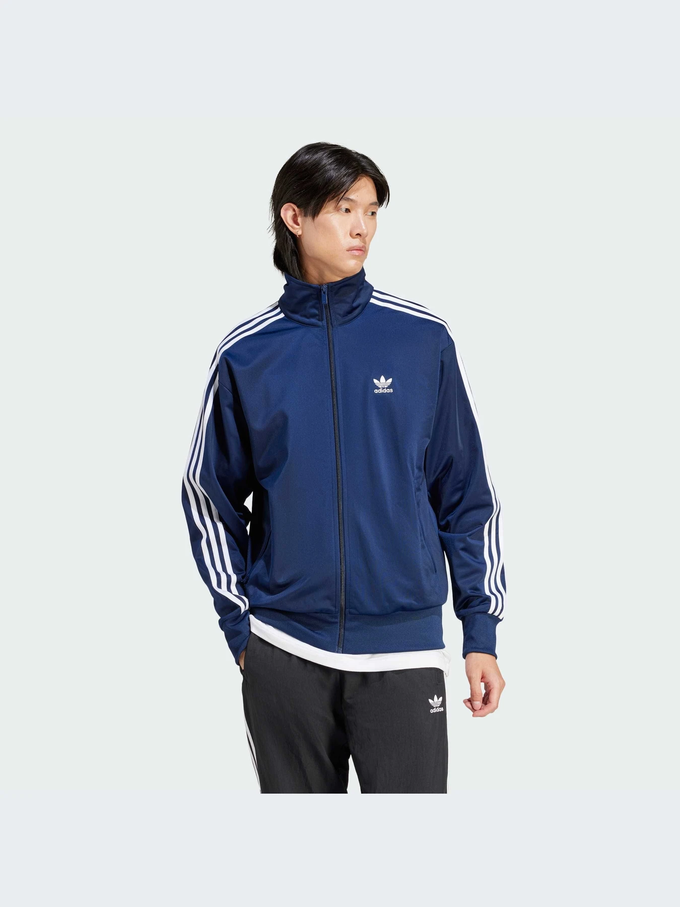 Худи и свитшоты Adidas модель IR9893 Худи и свитшоты Adidas модель IR9893 Фото