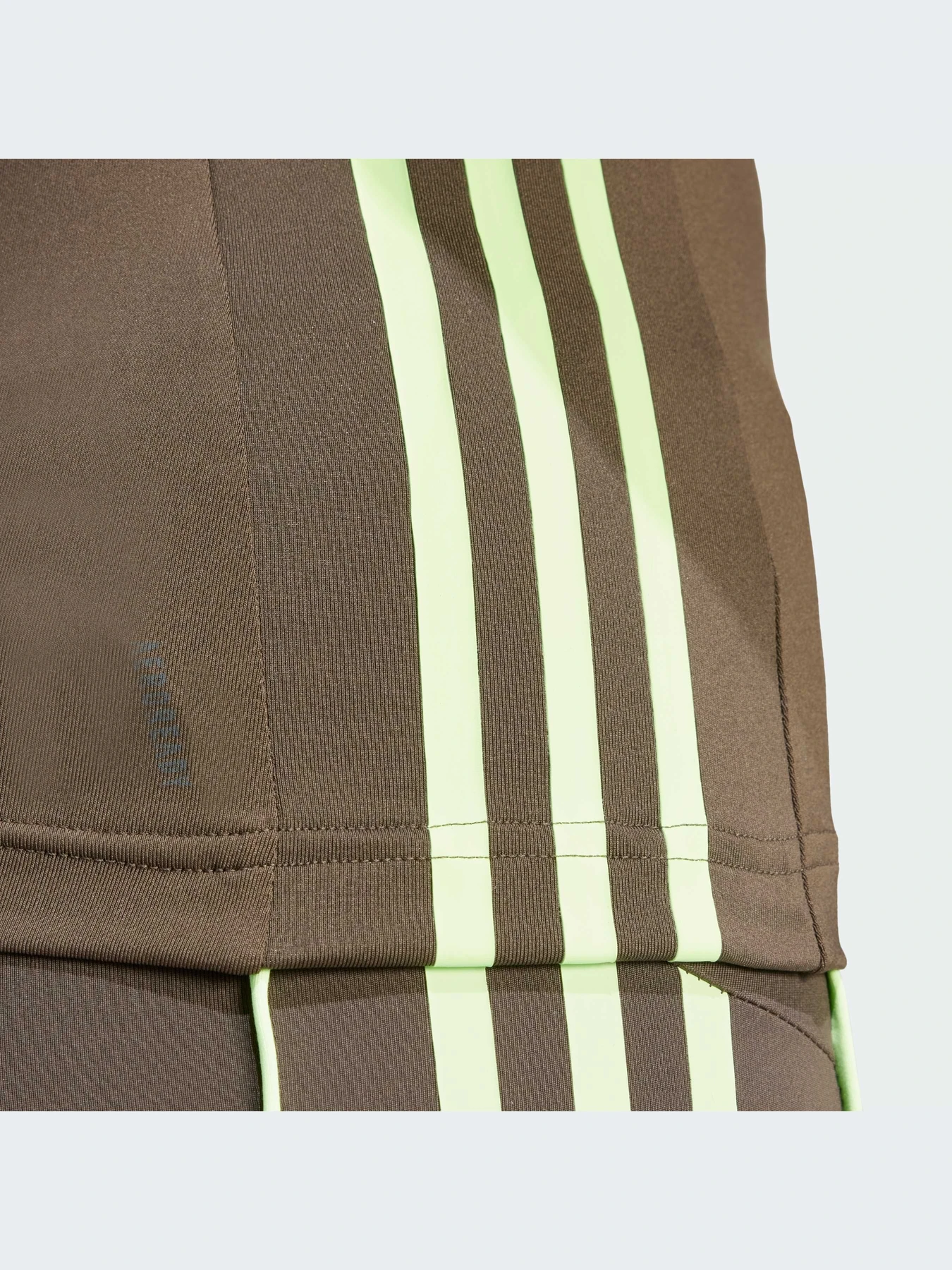 Футболки и поло Adidas модель IW8915 Футболки и поло Adidas модель IW8915 Фото