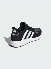 Кроссовки Adidas Swift модель IE7474 Фото