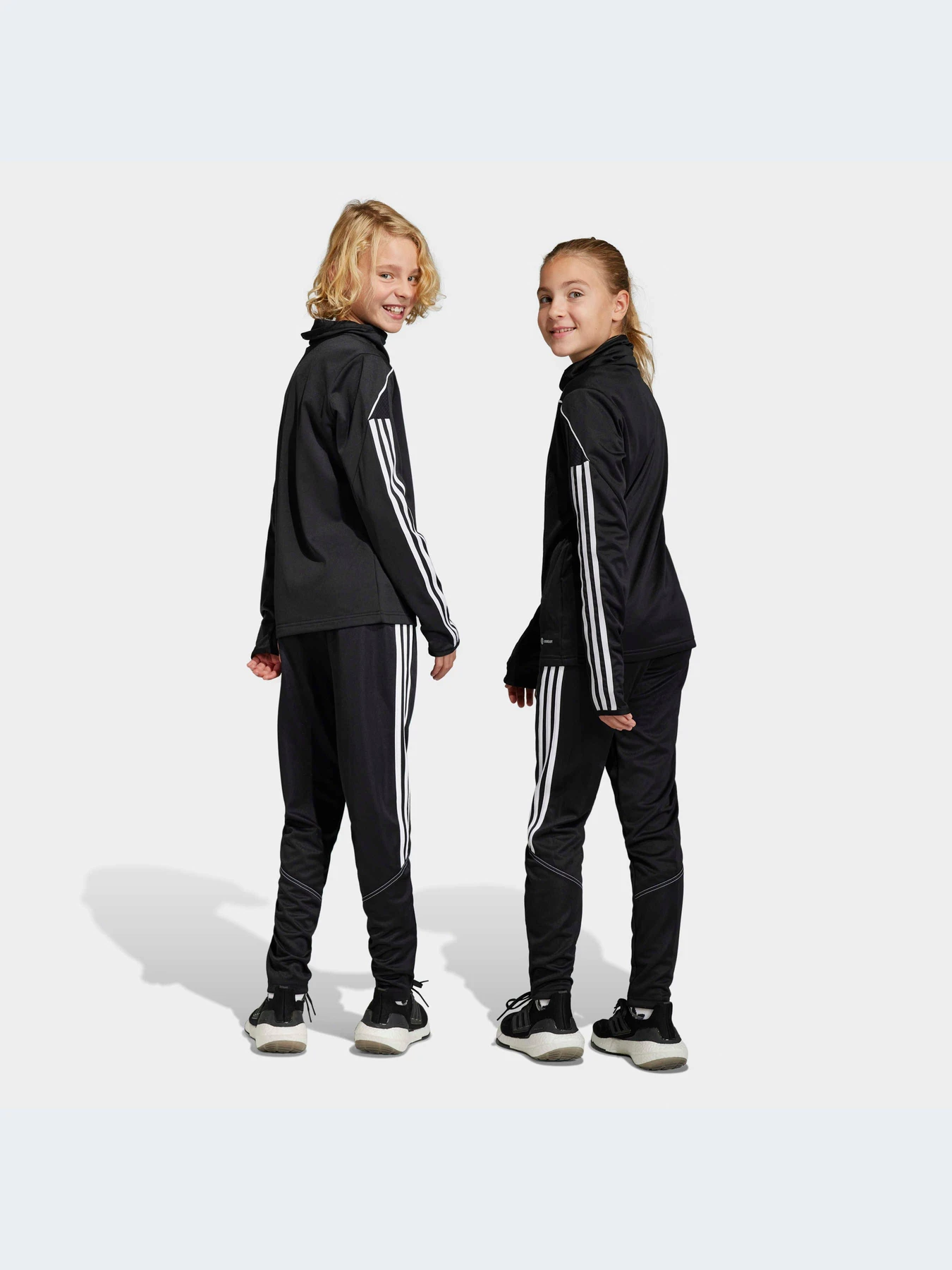 Брюки Adidas Tiro модель HS3620 Брюки Adidas Tiro модель HS3620 Фото