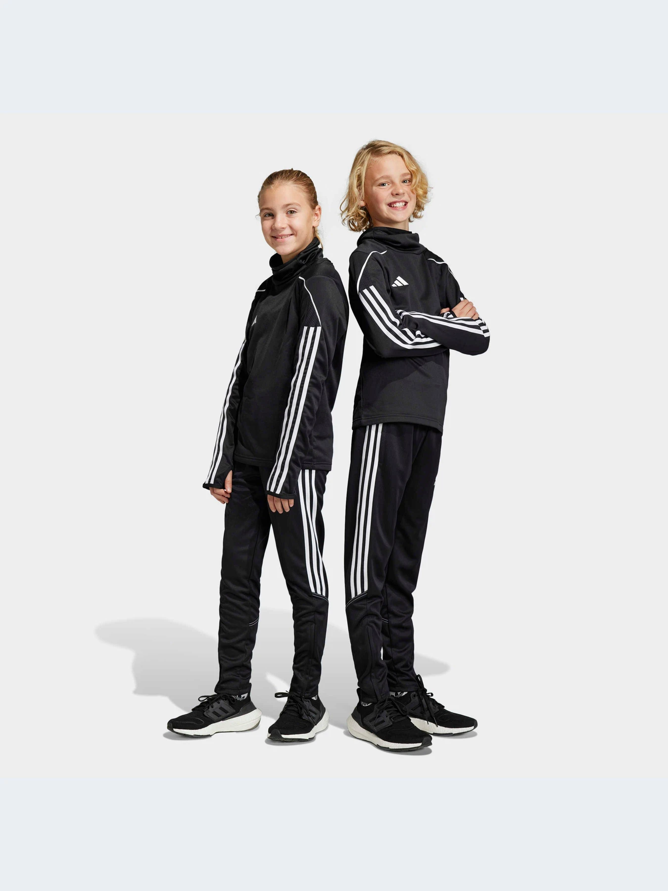 Брюки Adidas Tiro модель HS3620 Брюки Adidas Tiro модель HS3620 Фото