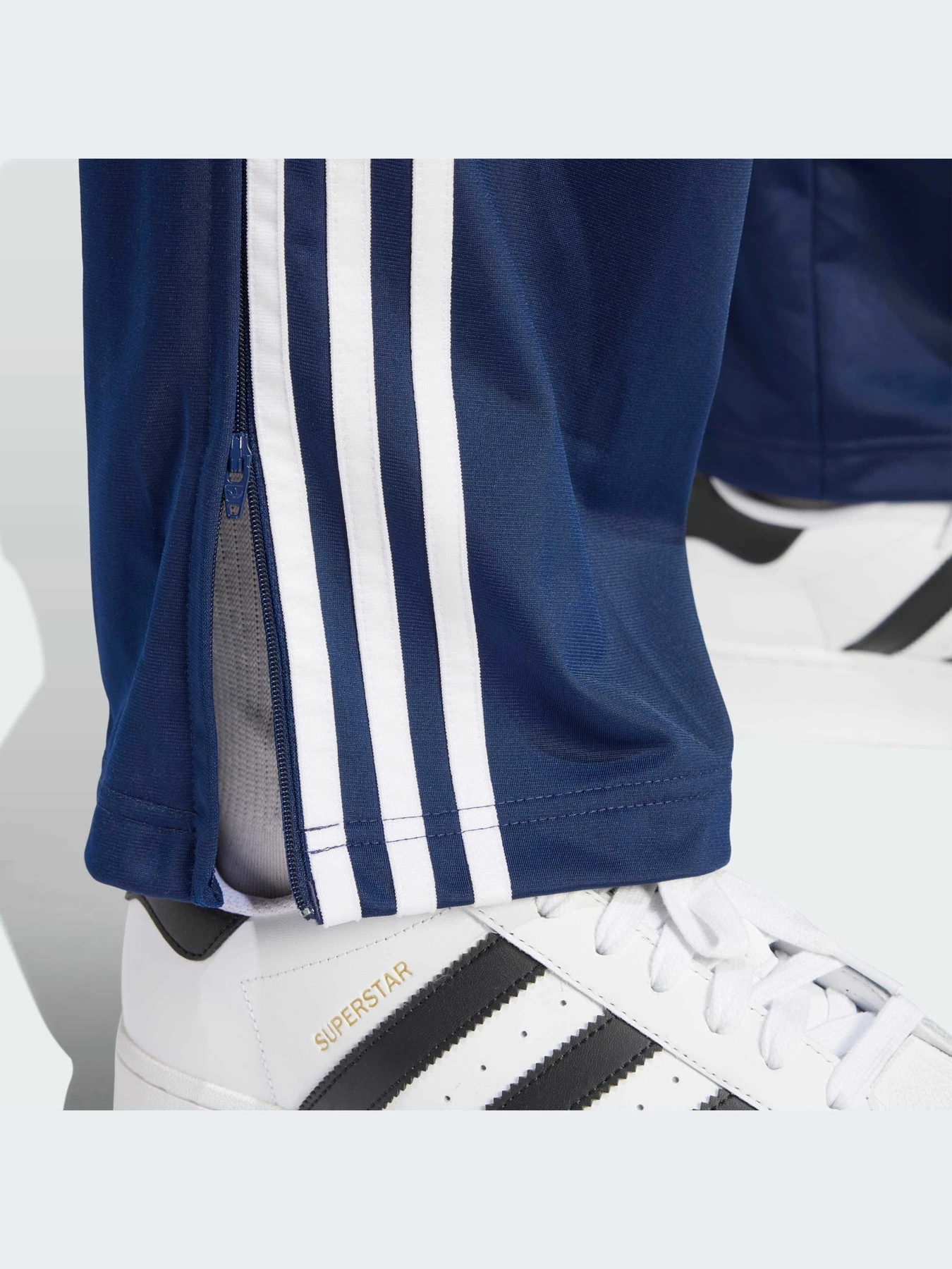 Брюки Adidas модель IM9471 Брюки Adidas модель IM9471 Фото