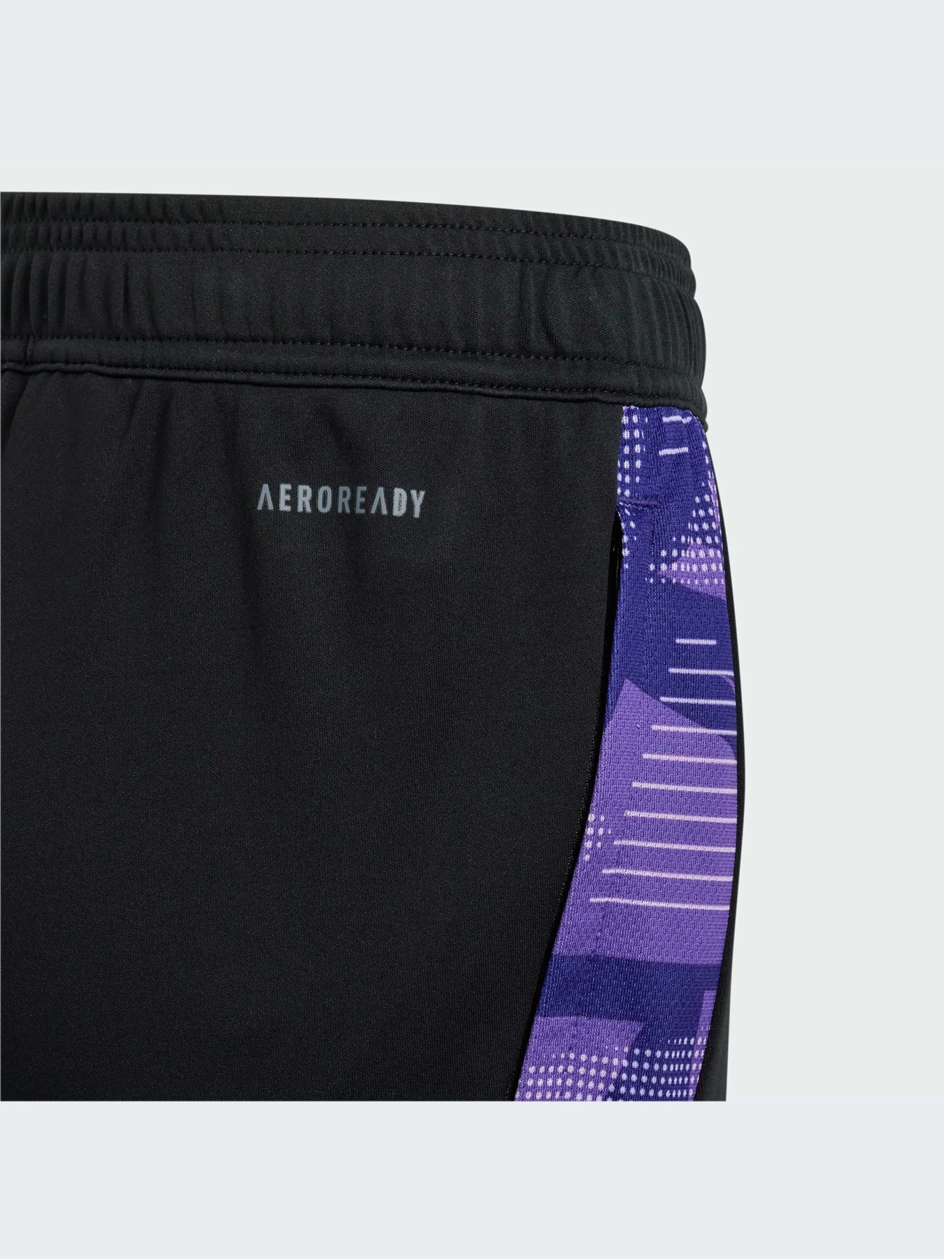 Брюки Adidas модель IP8239 Брюки Adidas модель IP8239 Фото