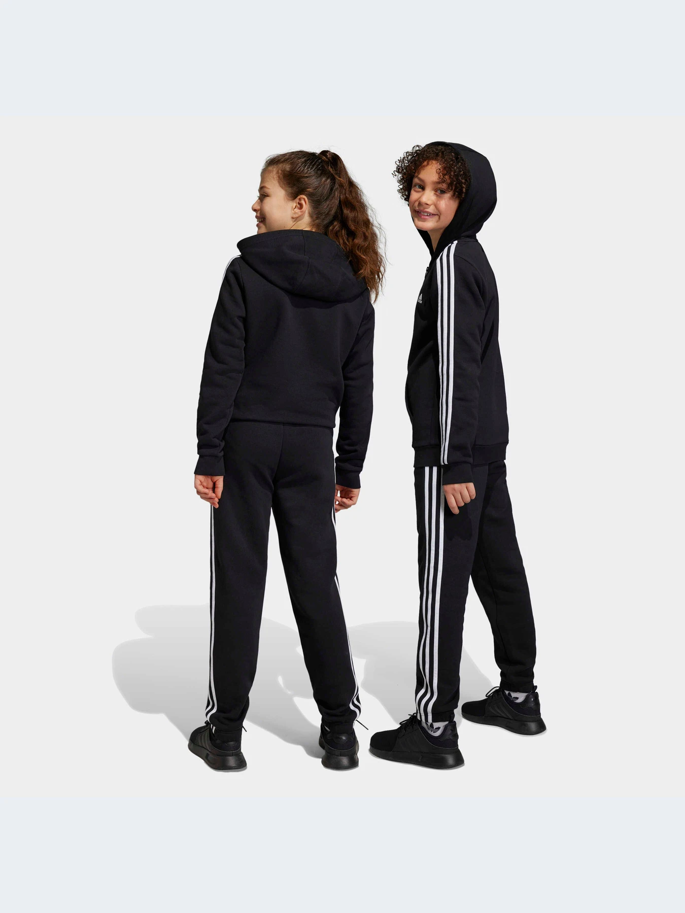 Брюки Adidas модель HR6333 Брюки Adidas модель HR6333 Фото