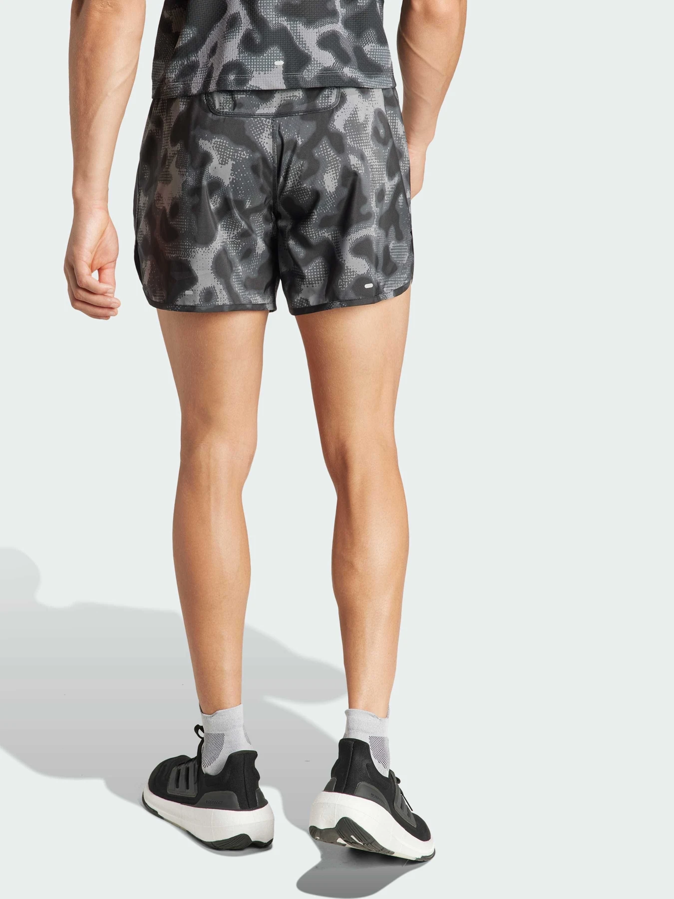 Шорты Adidas 3 Stripes модель IK4996 Шорты Adidas 3 Stripes модель IK4996 Фото