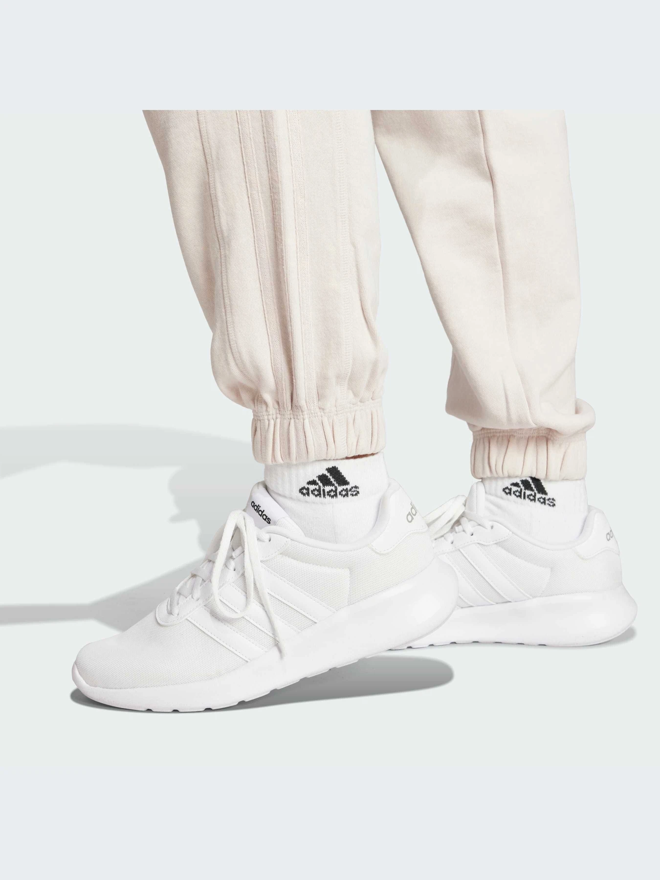 Брюки Adidas 3 Stripes модель IS4965 Брюки Adidas 3 Stripes модель IS4965 Фото