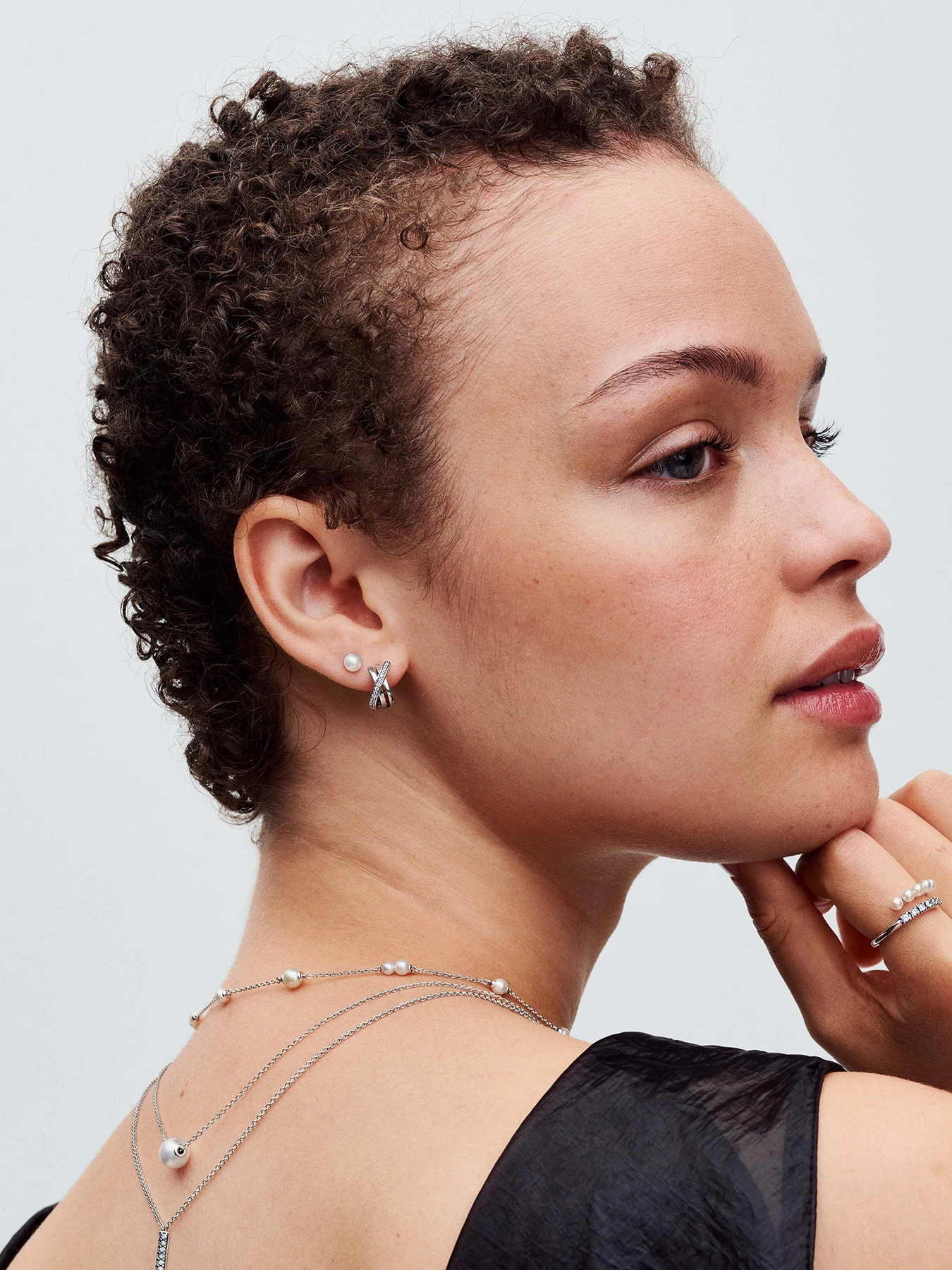 Серьги-гвоздики PANDORA модель 293168C01 Фото