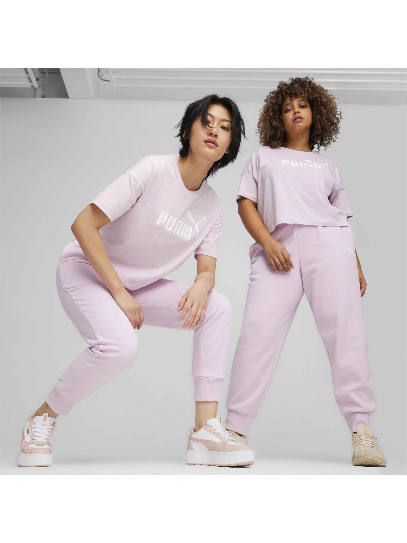 Футболки і поло PUMA Ess Cropped Logo Tee модель 586866 Футболки і поло PUMA Ess Cropped Logo Tee модель 586866 Фото