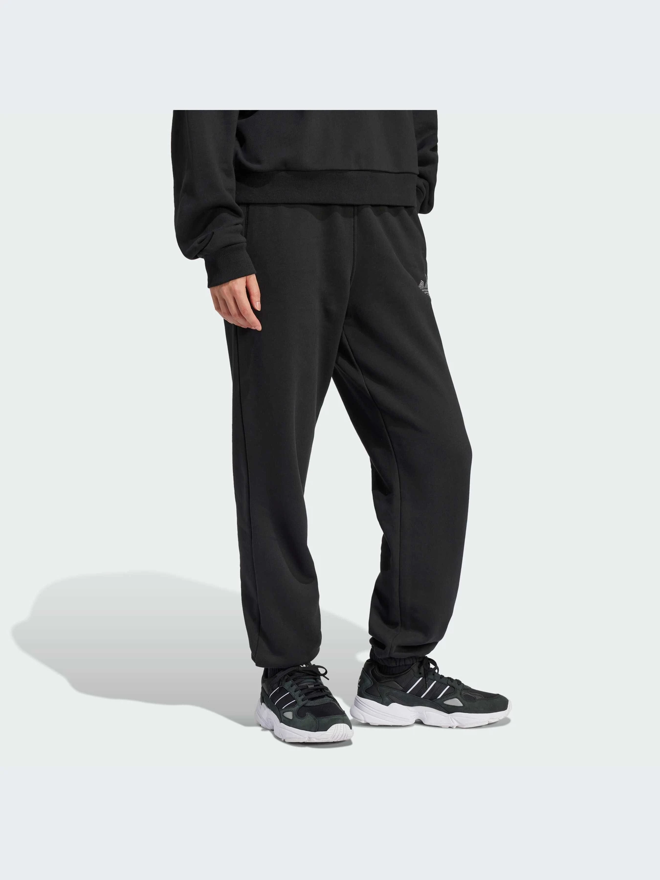 Брюки Adidas модель IT9663 Брюки Adidas модель IT9663 Фото