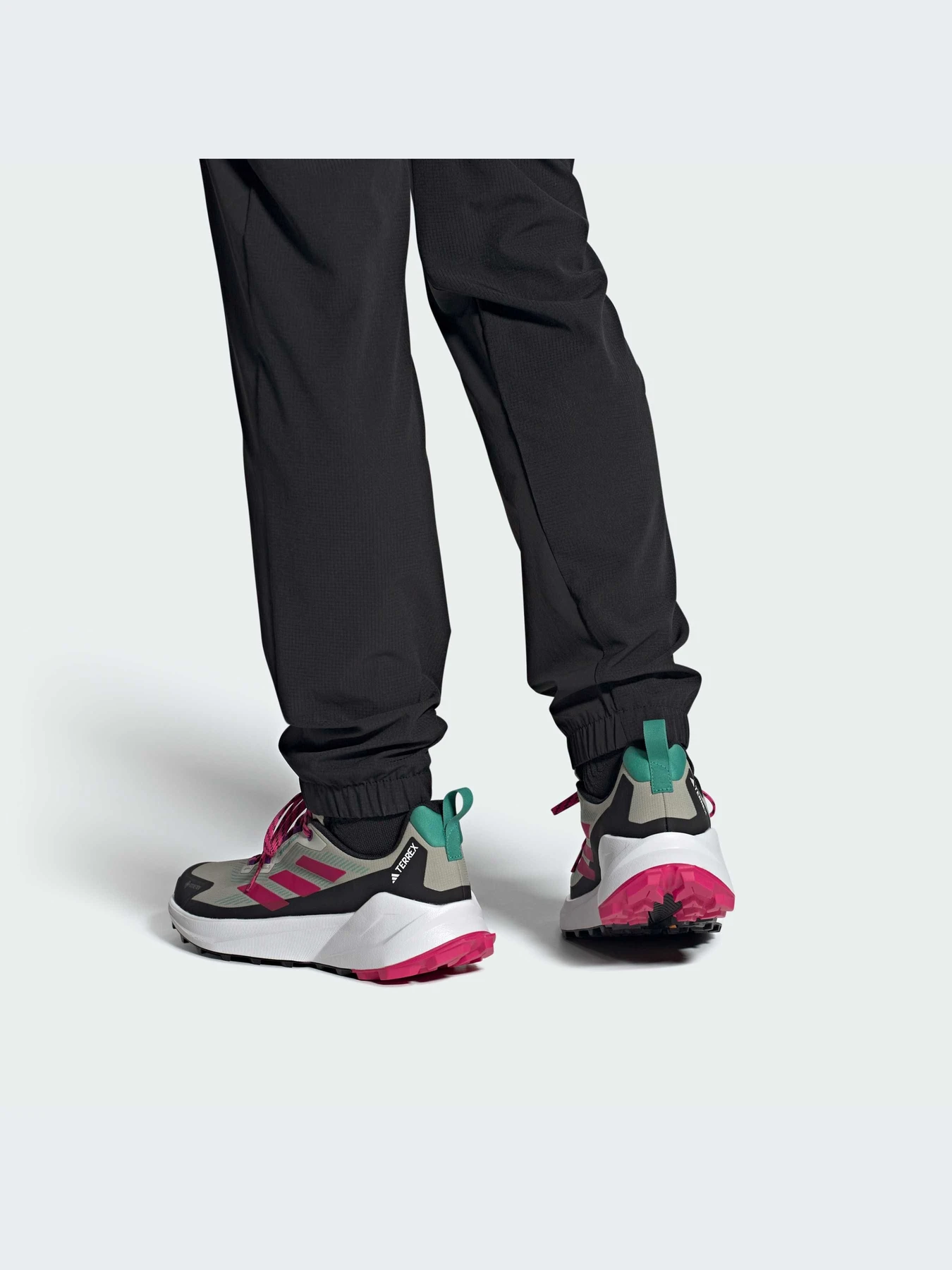 Кросівки Adidas модель IE4841 Кросівки Adidas модель IE4841 Фото