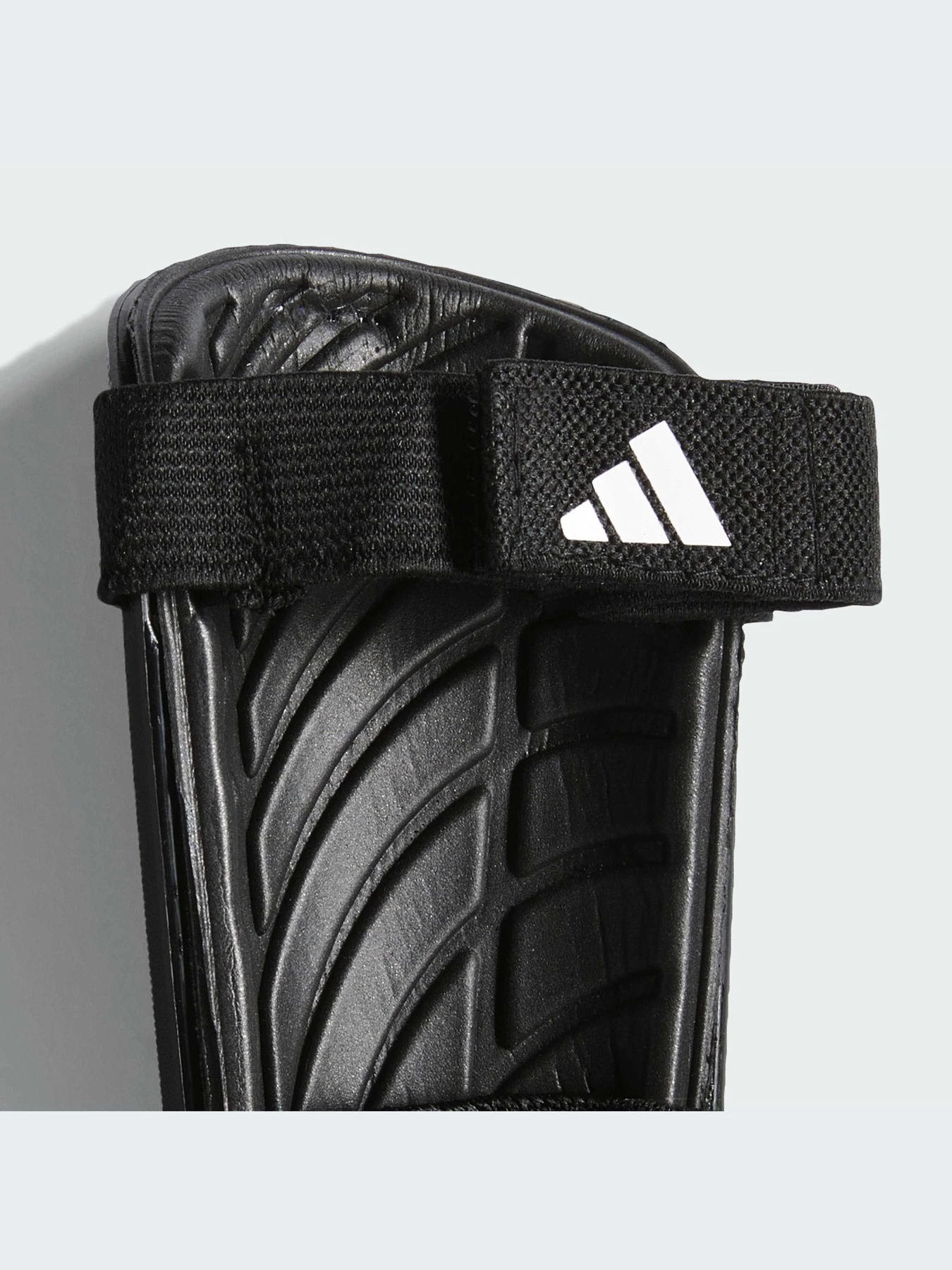 Щитки Adidas Tiro модель IP3996 Щитки Adidas Tiro модель IP3996 Фото