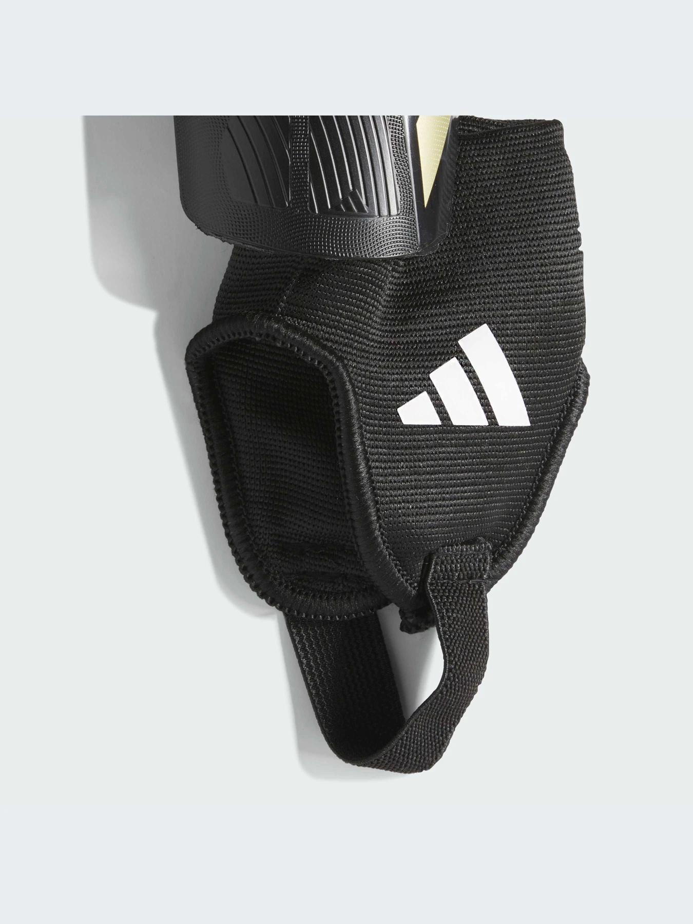 Щитки Adidas Tiro модель IP3996 Щитки Adidas Tiro модель IP3996 Фото