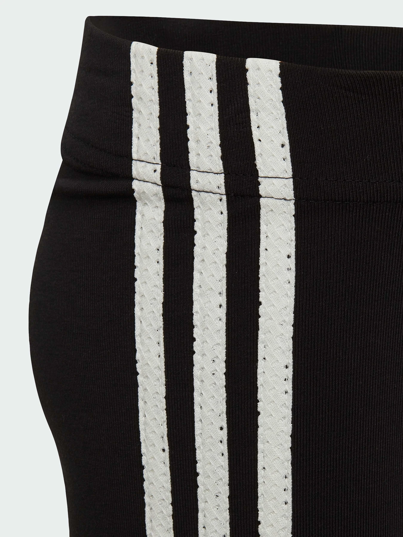 Брюки Adidas x Disney модель IN7301 Брюки Adidas x Disney модель IN7301 Фото