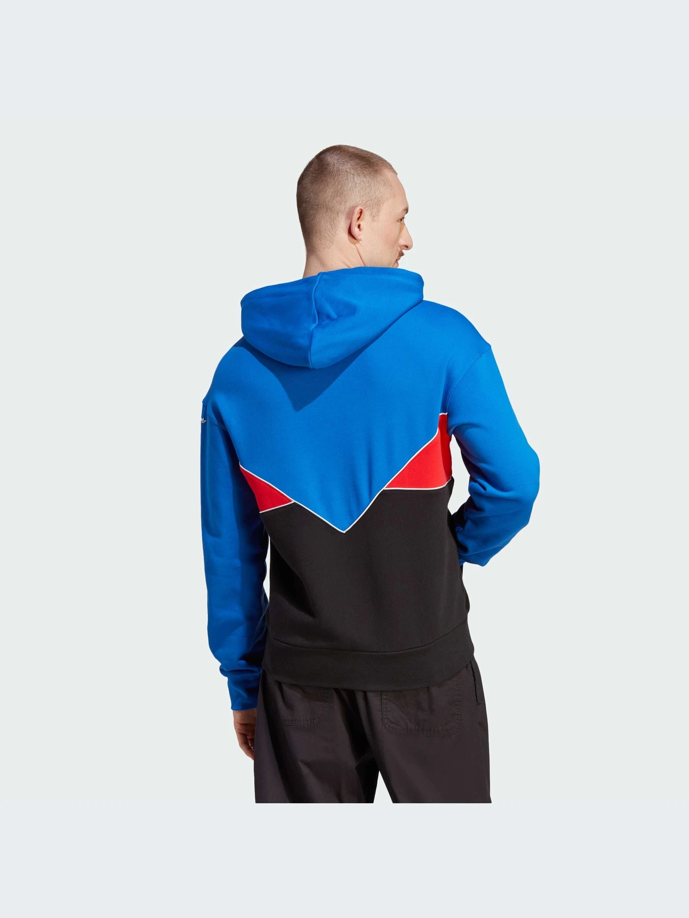 Худи и свитшоты Adidas модель IP5545 Худи и свитшоты Adidas модель IP5545 Фото