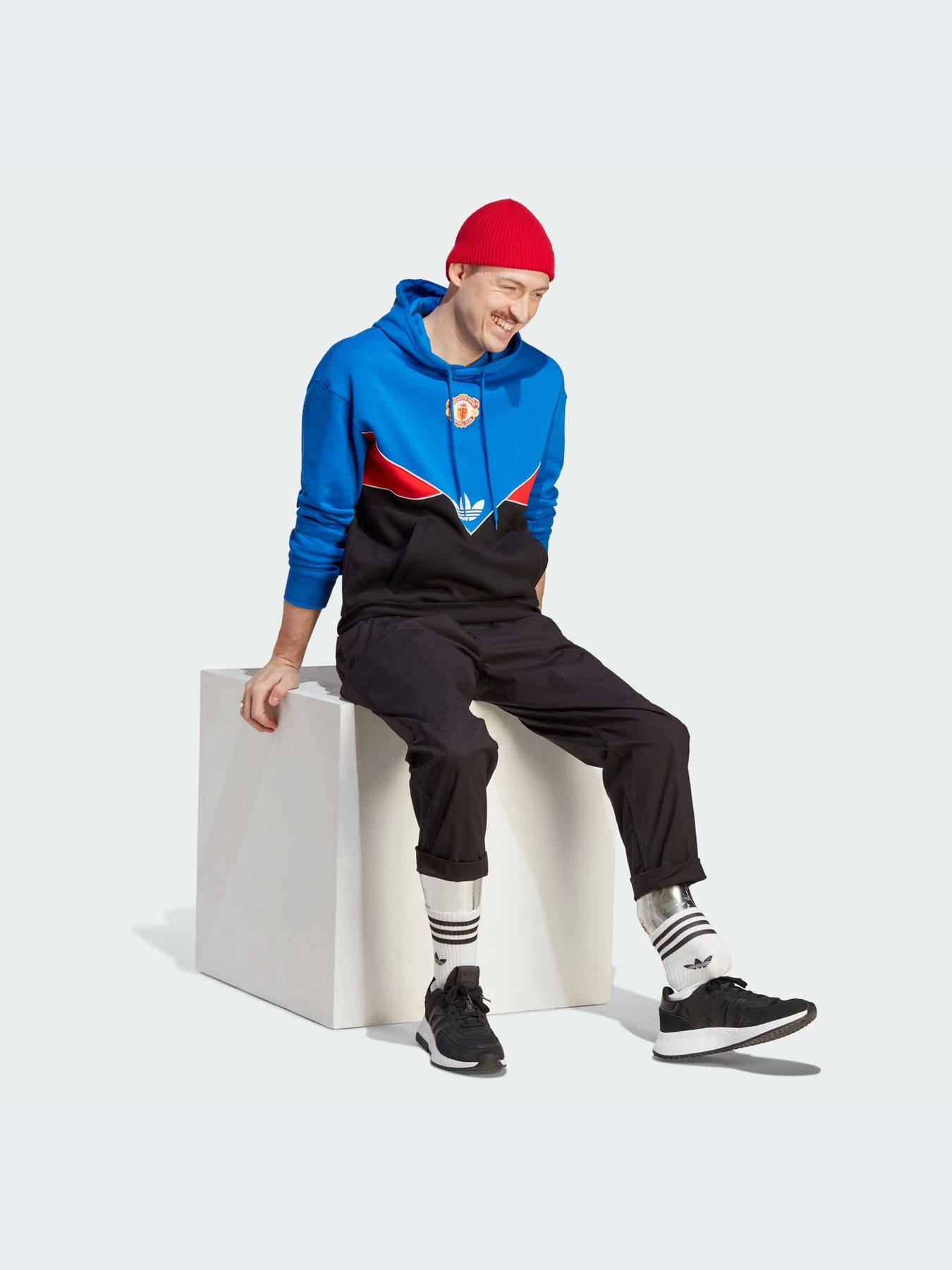 Худи и свитшоты Adidas модель IP5545 Худи и свитшоты Adidas модель IP5545 Фото