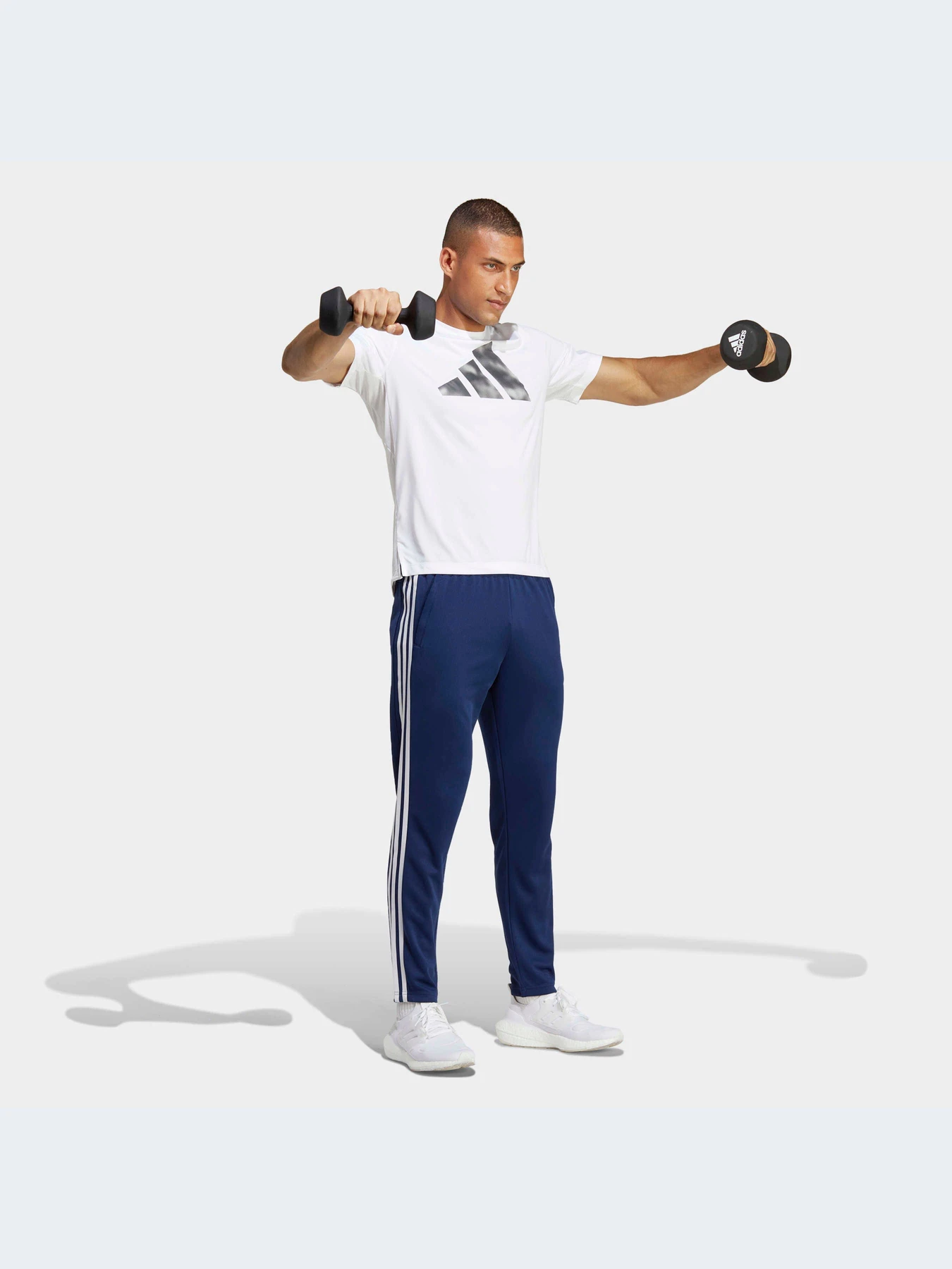 Брюки Adidas модель IB8169 Брюки Adidas модель IB8169 Фото