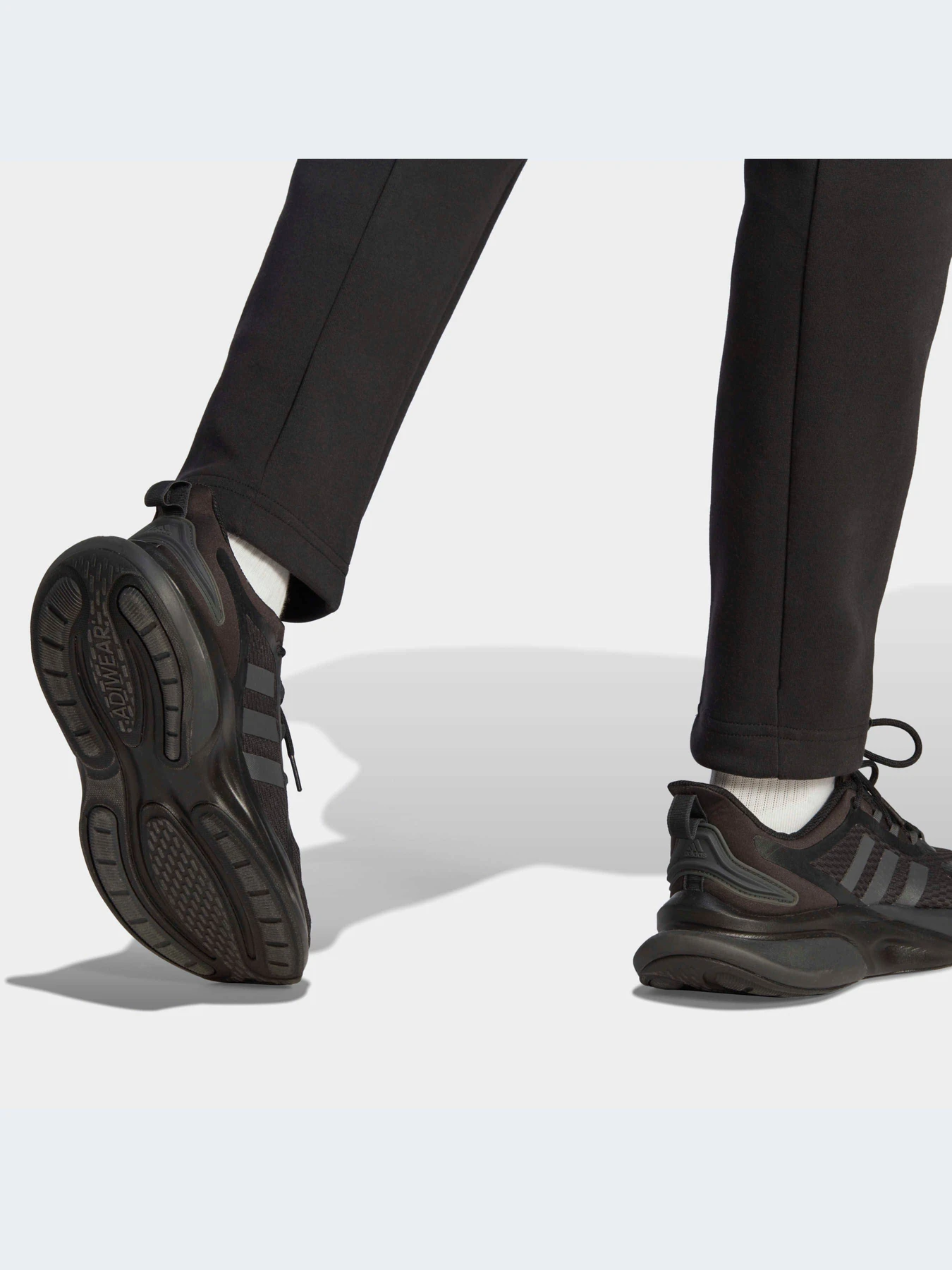 Штани Adidas Культові силуети модель IC3759 Штани Adidas Культові силуети модель IC3759 Фото