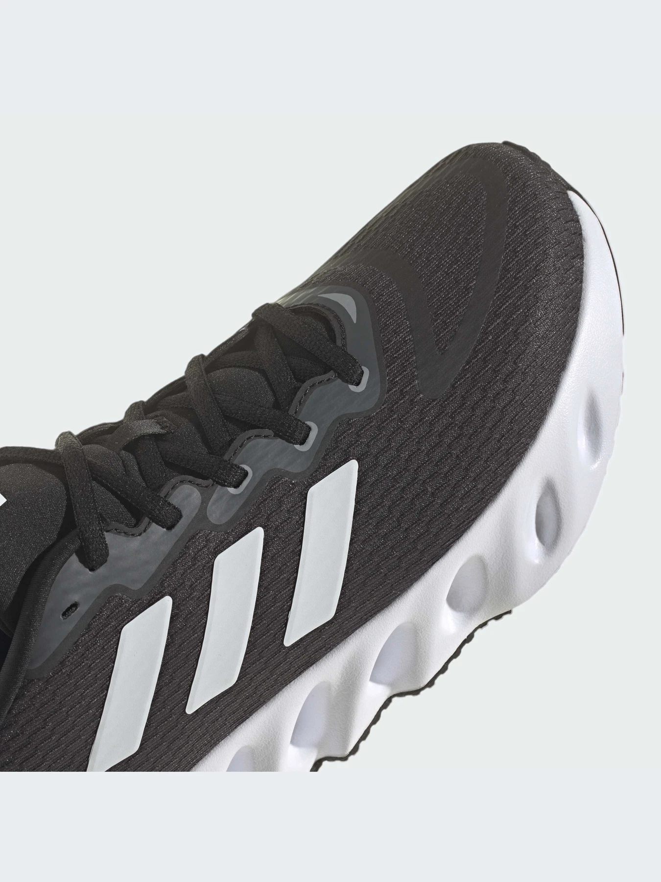 Кроссовки Adidas модель IF5720 Кроссовки Adidas модель IF5720 Фото