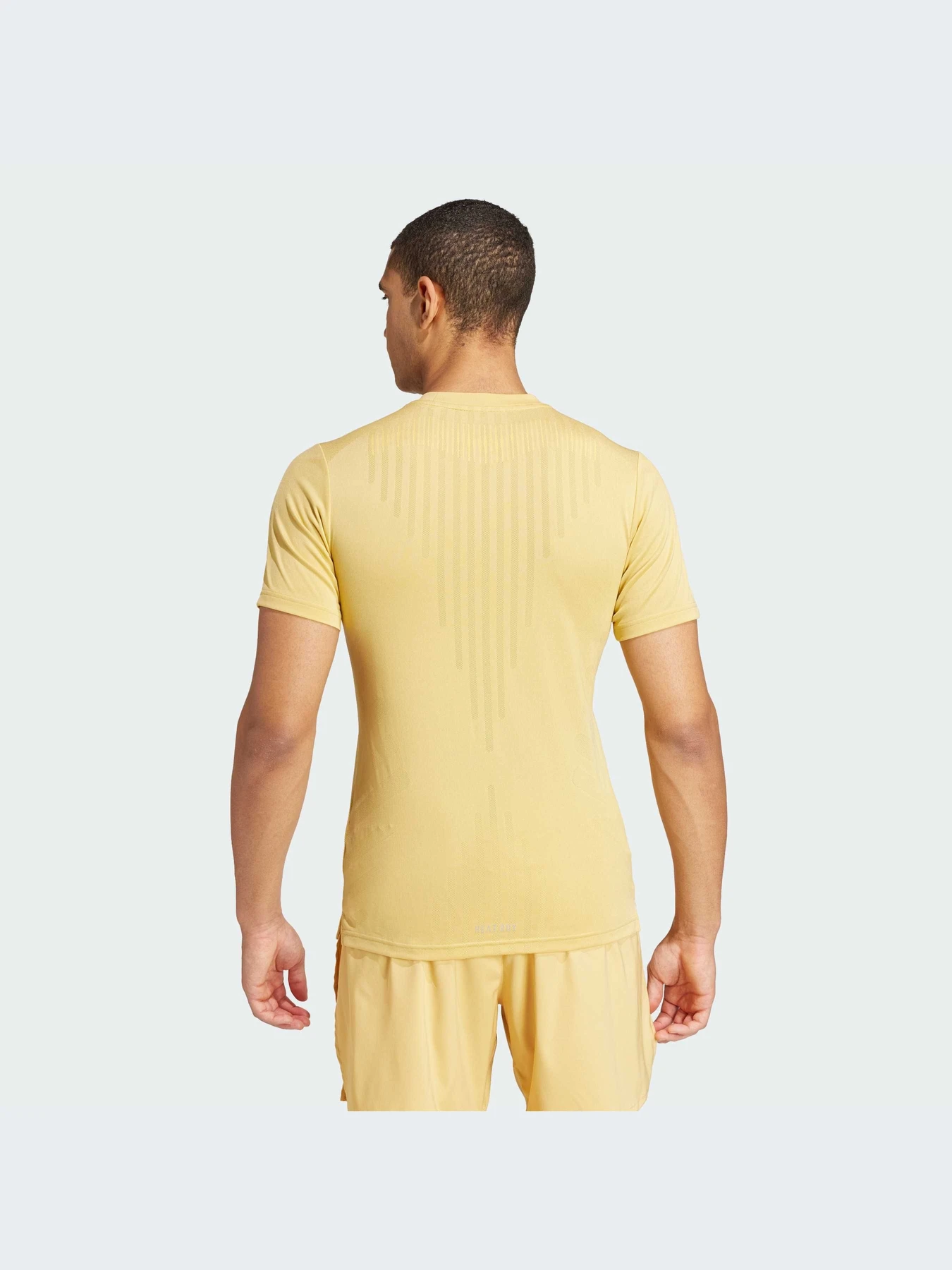 Футболки і поло Adidas модель IS3731 Футболки і поло Adidas модель IS3731 Фото