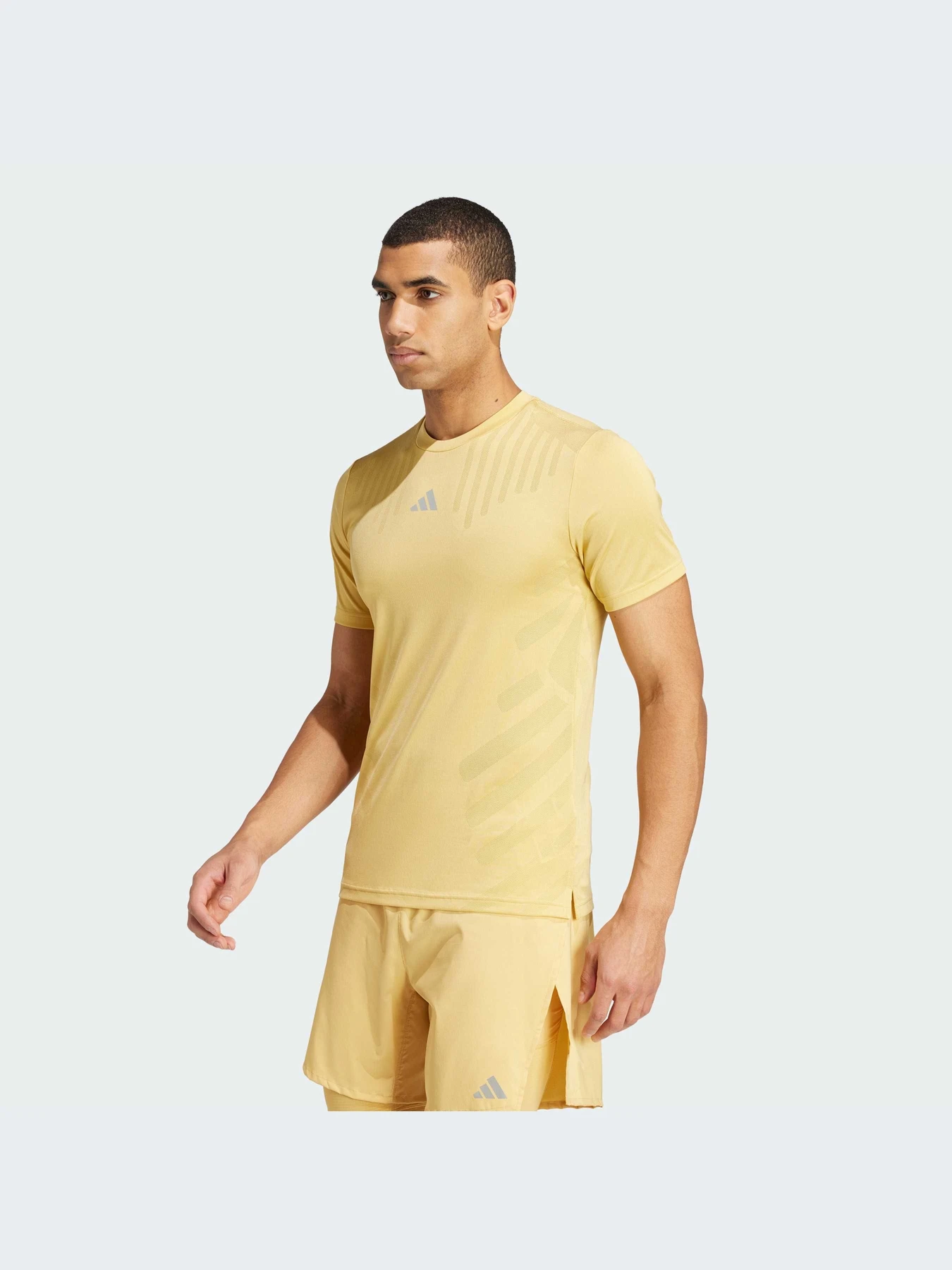 Футболки і поло Adidas модель IS3731 Футболки і поло Adidas модель IS3731 Фото