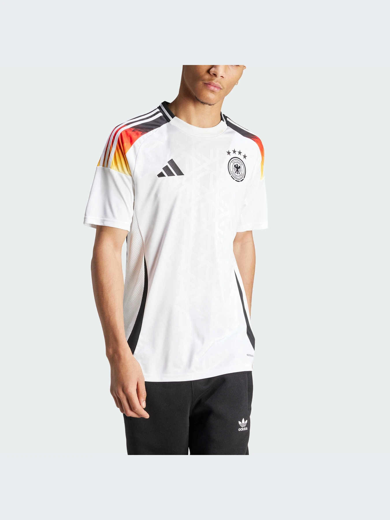 Футболки и поло Adidas модель IP8139 Футболки и поло Adidas модель IP8139 Фото