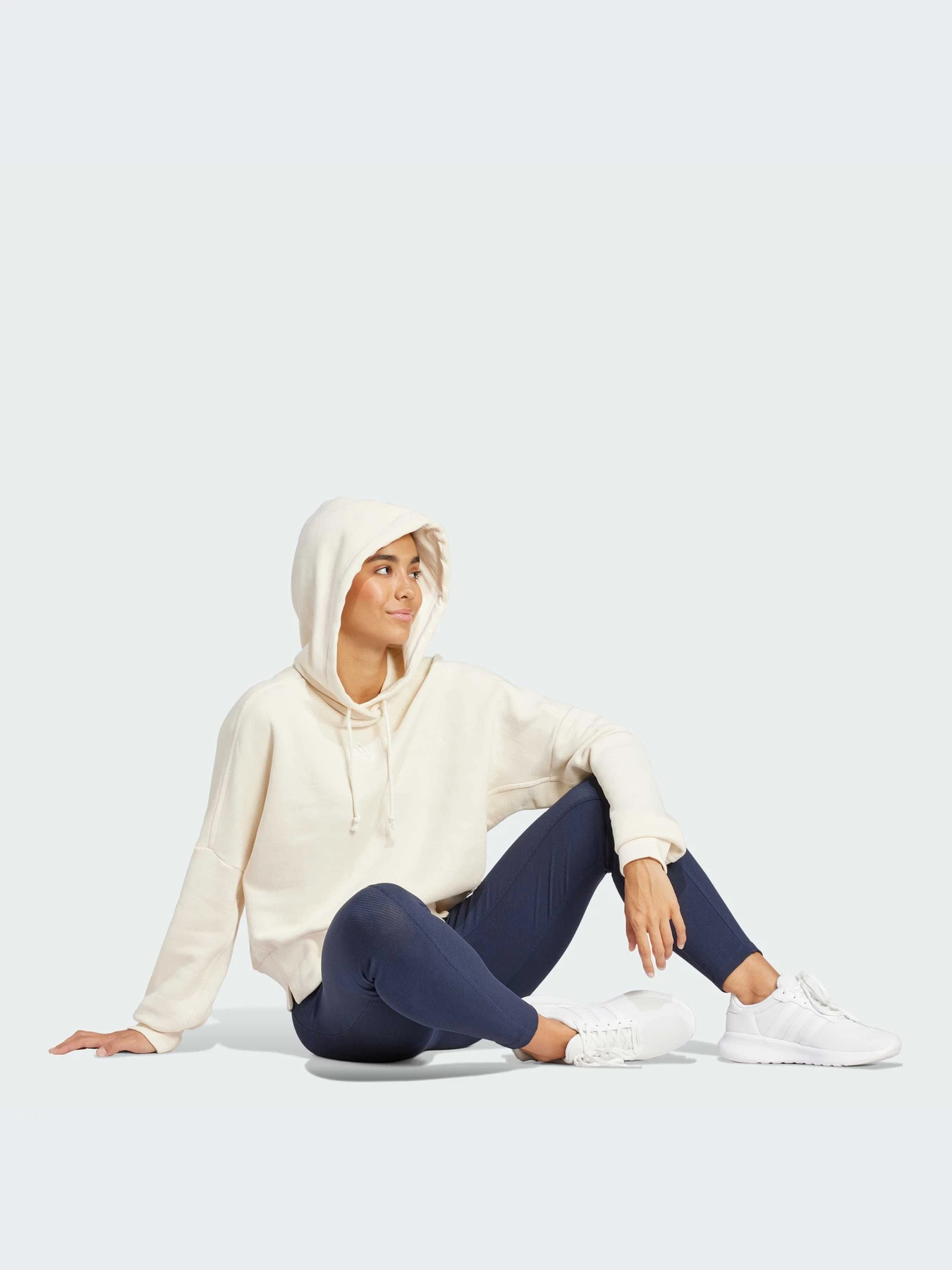 Худи и свитшоты Adidas модель IP2284 Фото