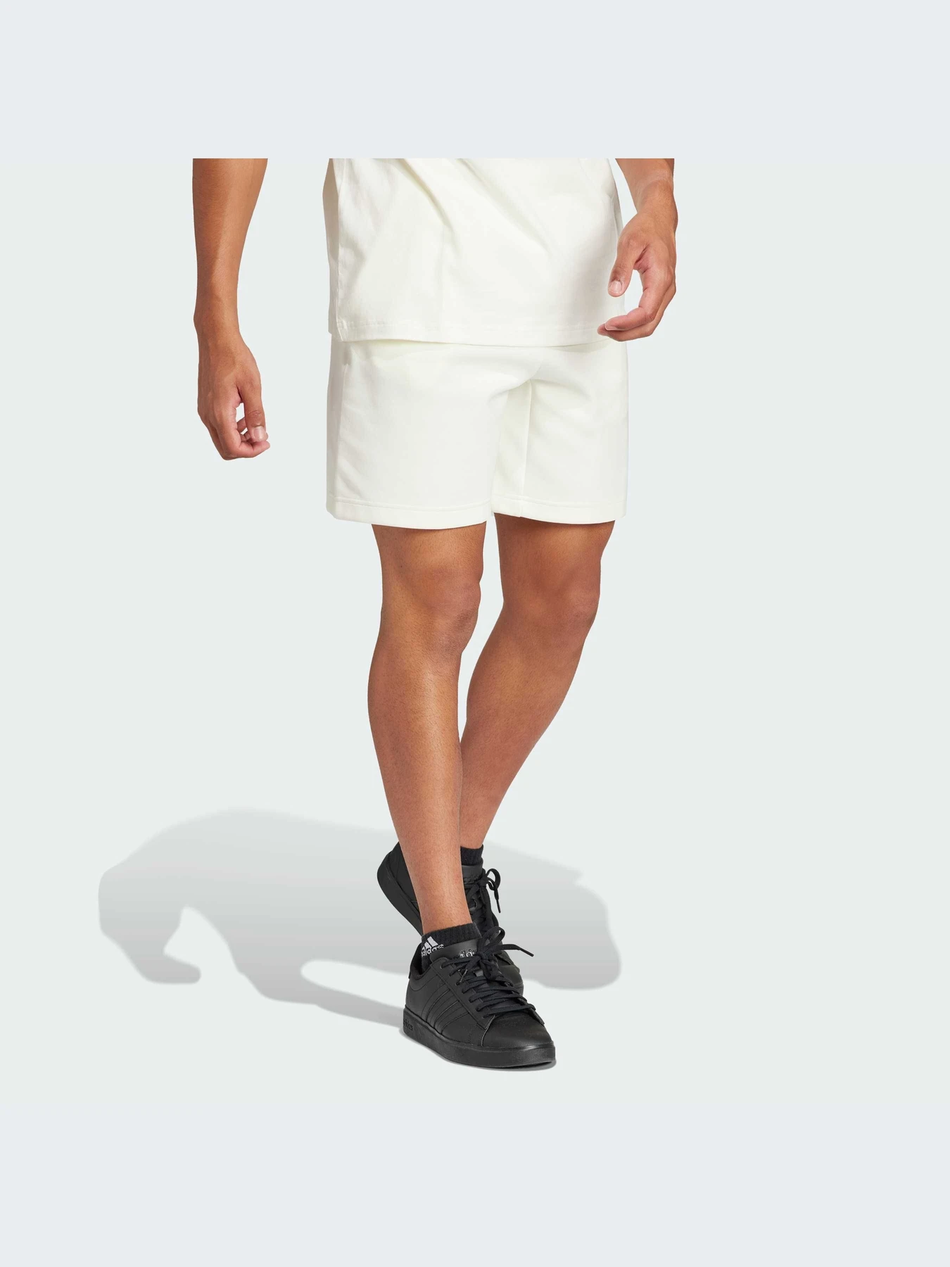 Шорты Adidas Культовые силуэты модель IR9167 Шорты Adidas Культовые силуэты модель IR9167 Фото