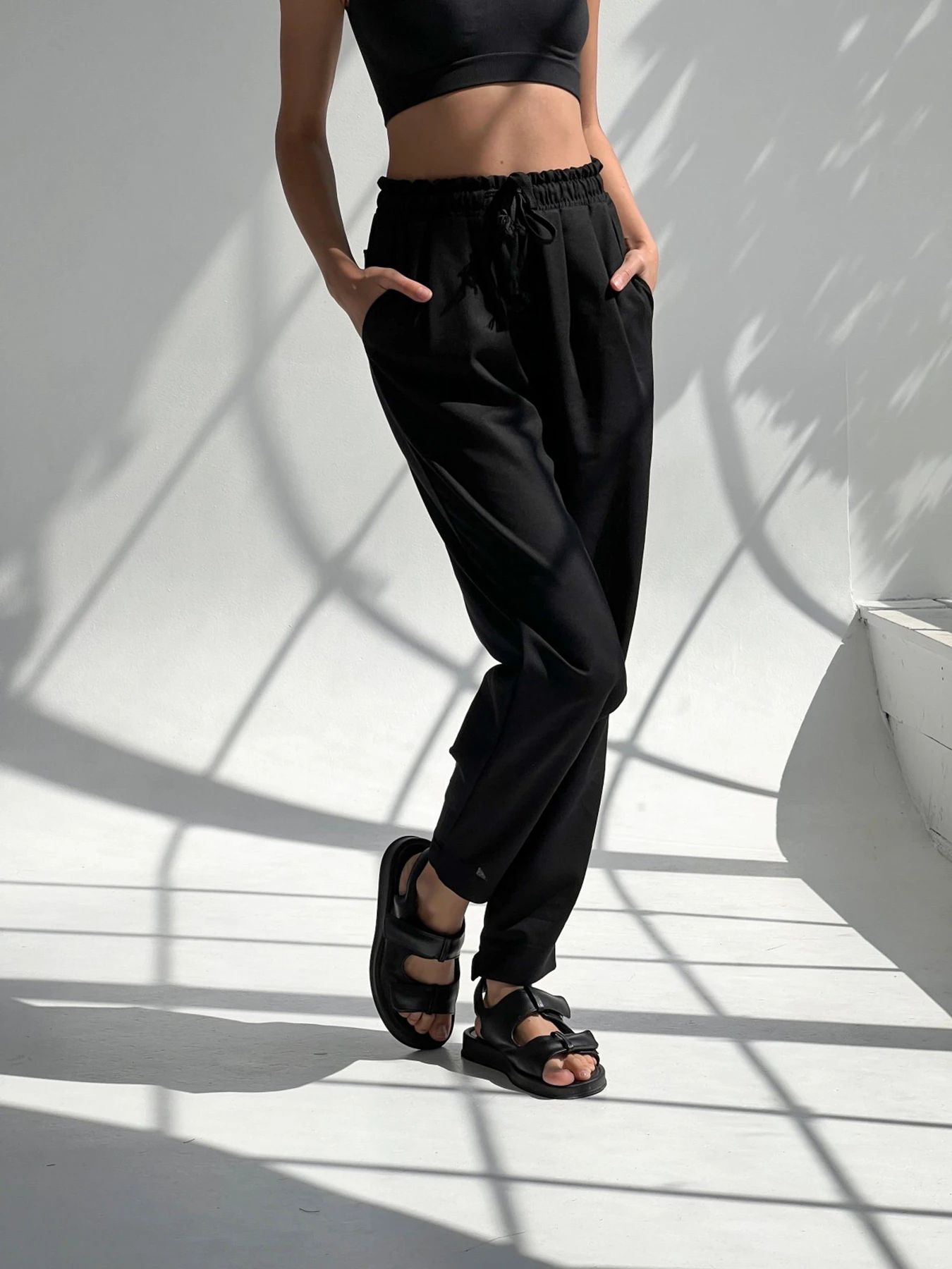 Брюки IJ модель lipuchki-linen-black Брюки IJ модель lipuchki-linen-black Фото